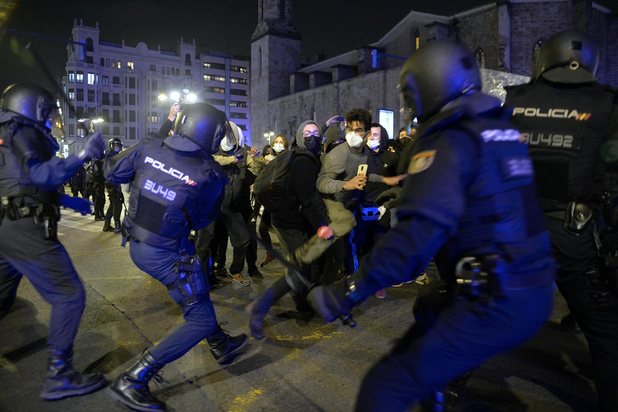 Cargas policiales València 18 febrero - 3