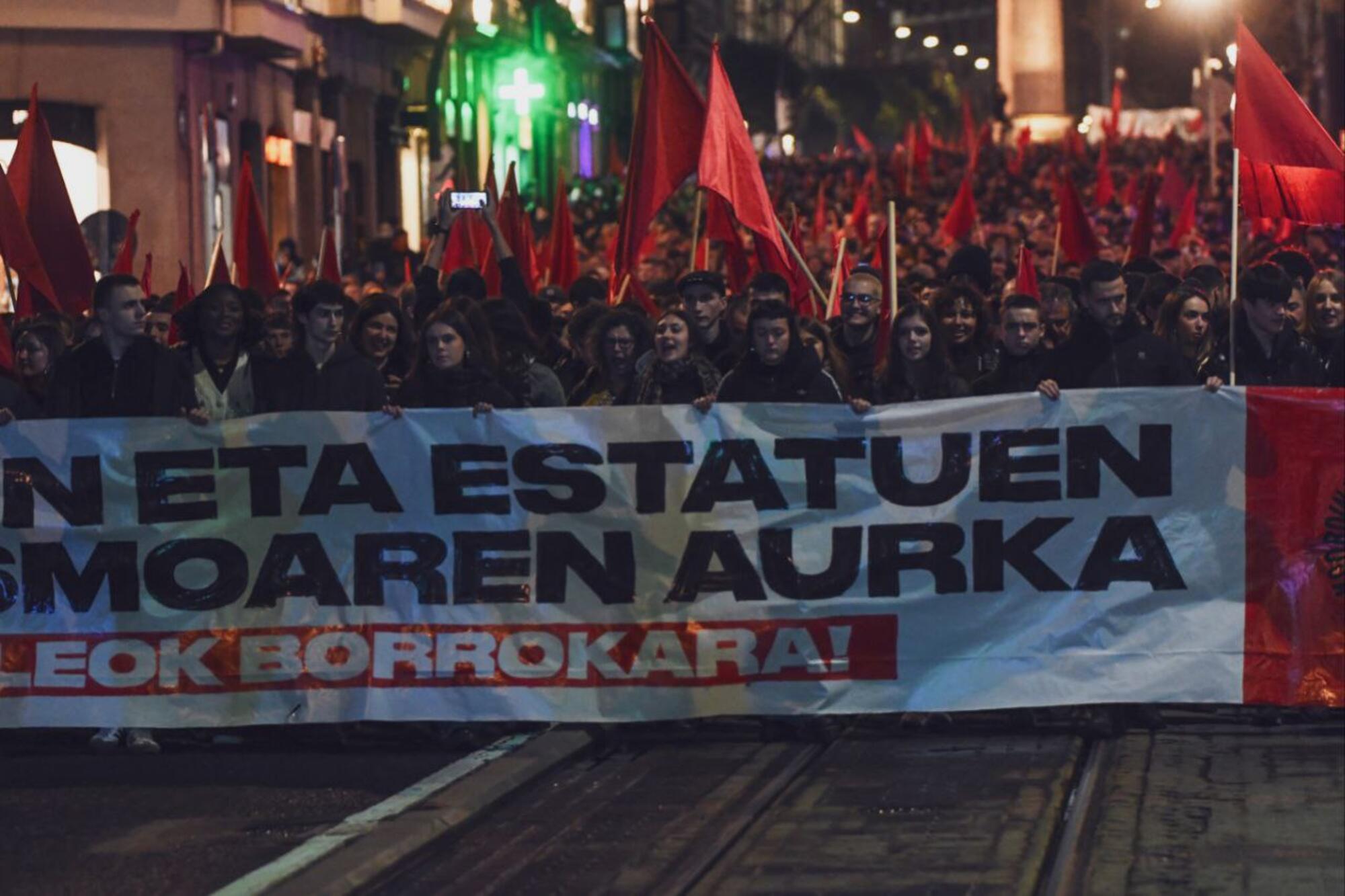 Contra el fascismo, ni un paso atrás: las juventudes socialistas de Euskal Herria convocan marchas en Iruñea y Bilbo - 16