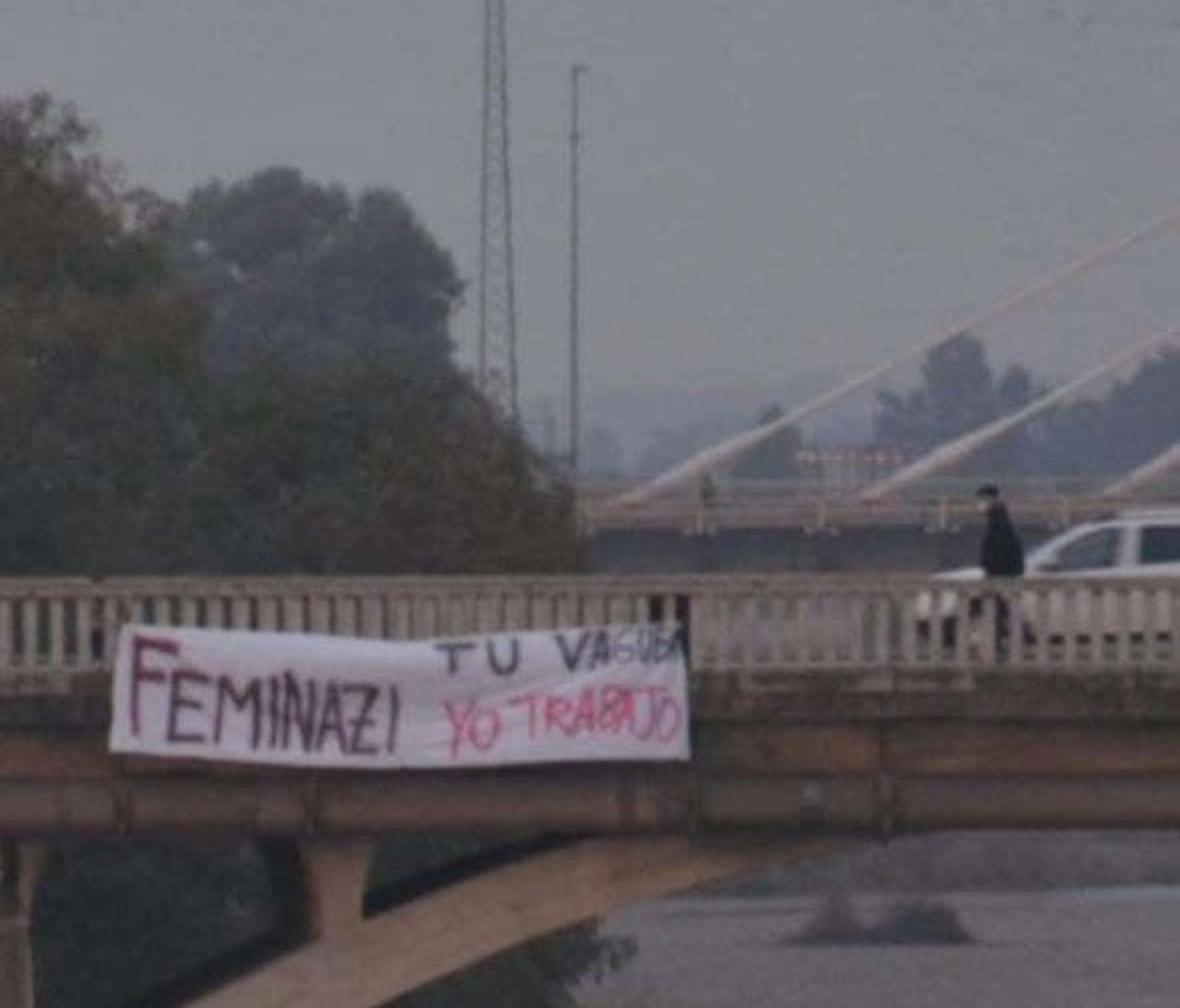 Pancarta machista feminazi Badajoz