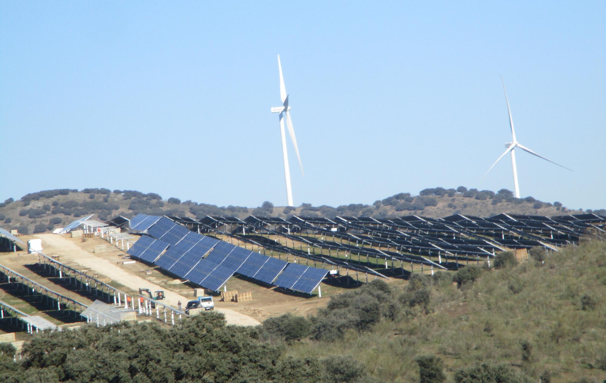 Molinos y placas solares 2