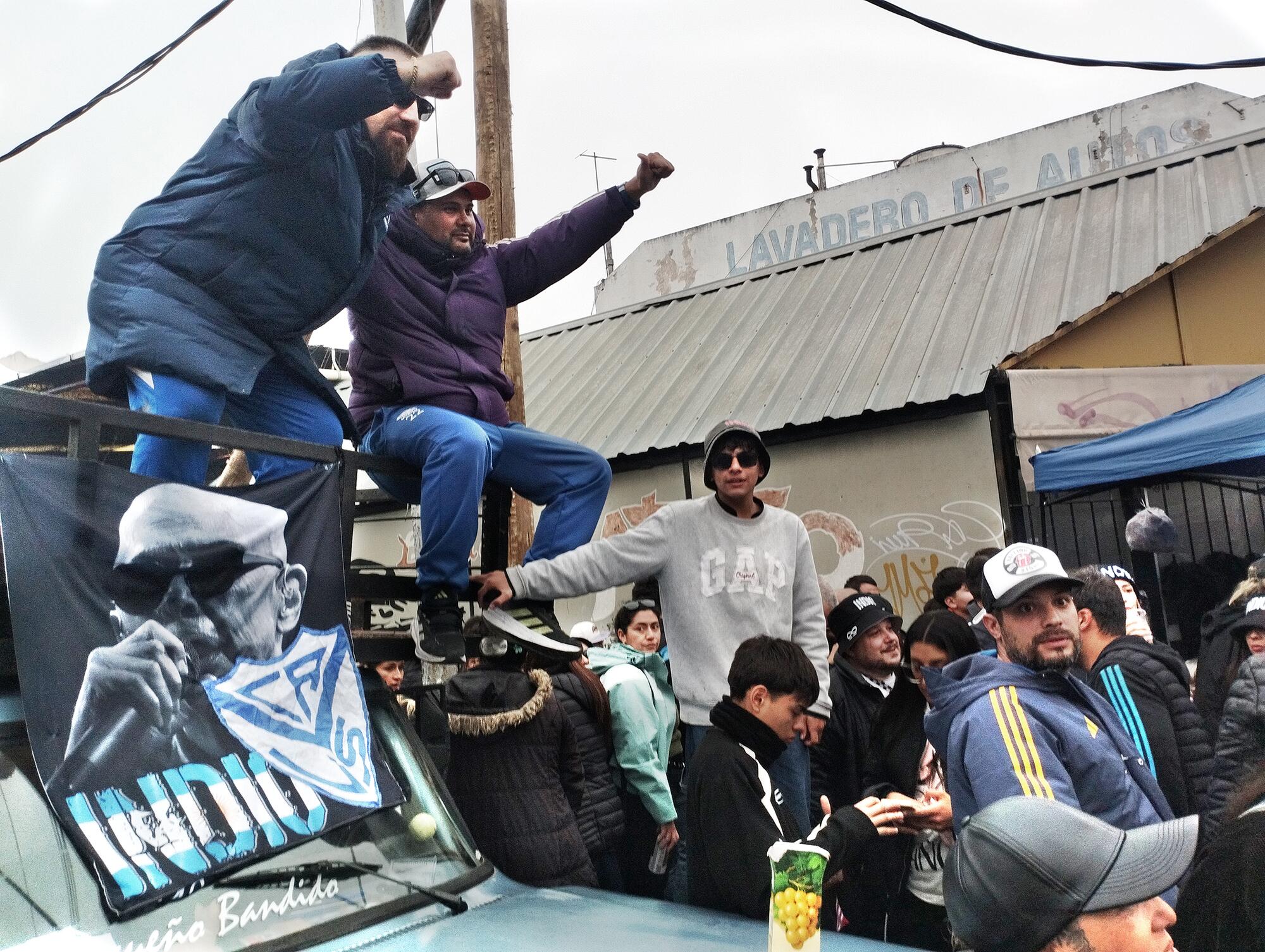 Despedida multitudinaria del Indio Solari.