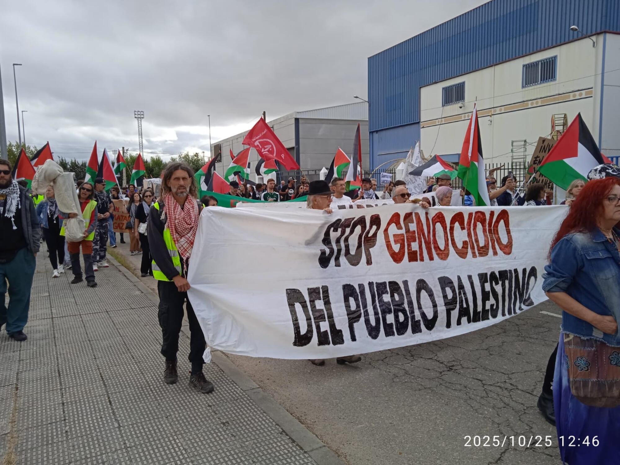 Marcha contra factoría Rheinmetall en Navalmoral de la Mata, 25-10-2025
