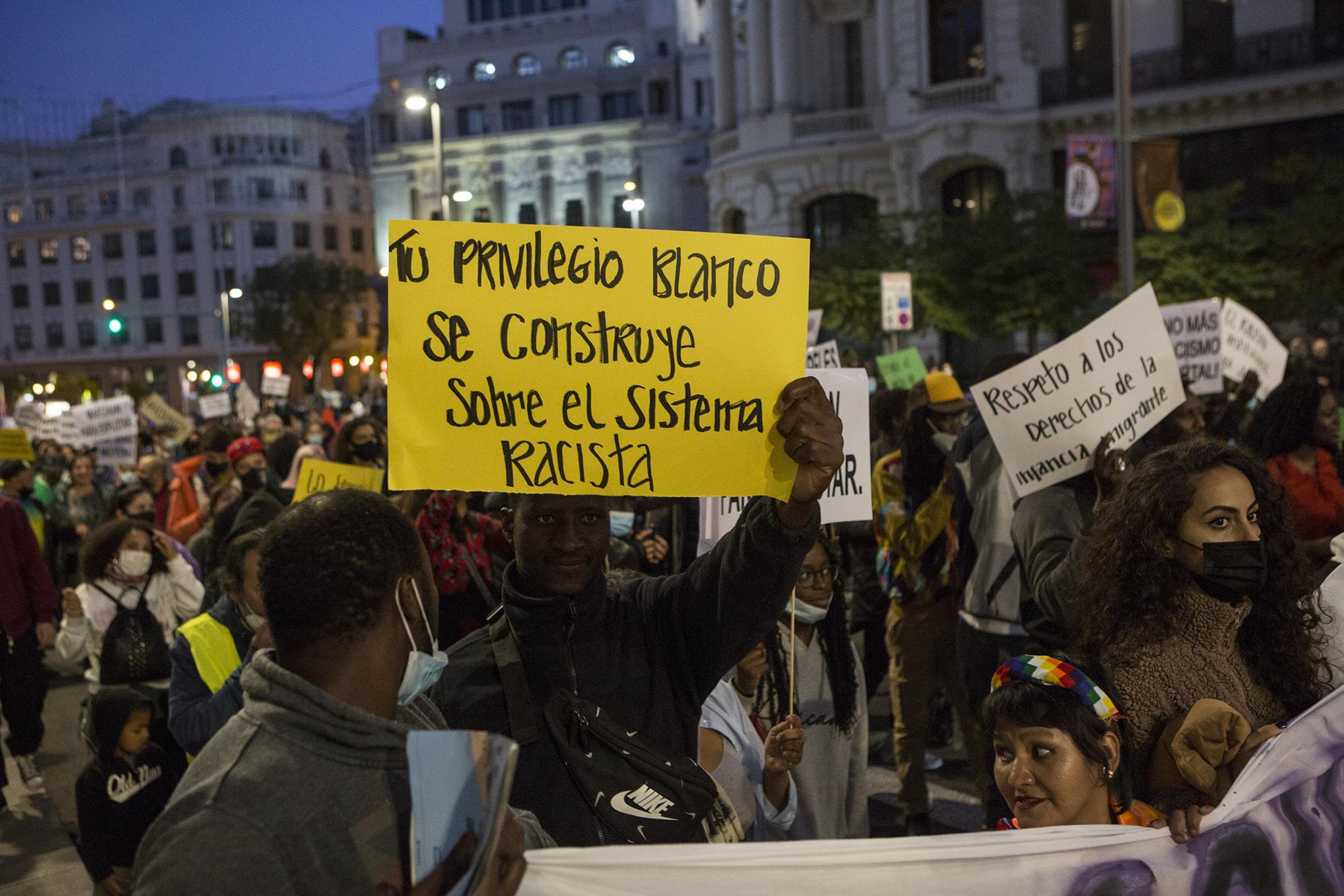 Manifestación antirracista en Madrid: Contra la violencia racista y los delitos de odio - 10