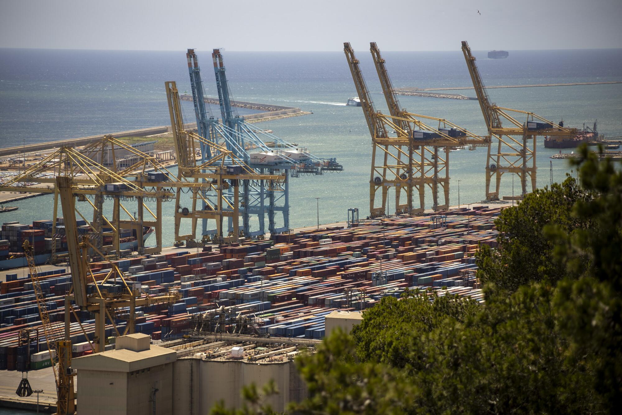 Barcelona puerto contenedores