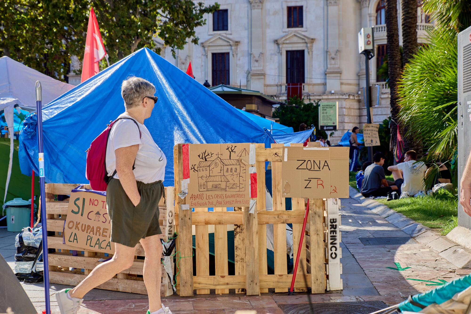 Respuesta antifascista acampada València - 1