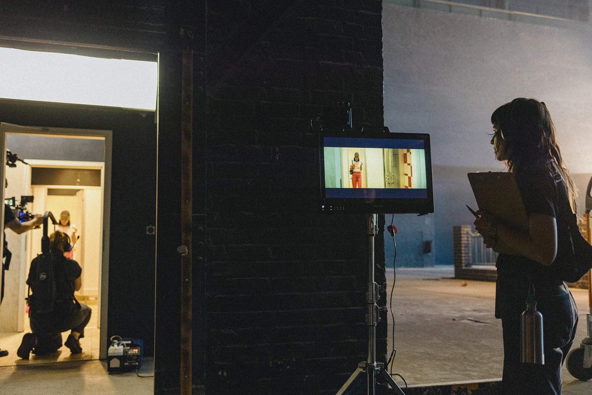 Foto fija tomada durante un rodaje de porno queer dirigido por Paulita Pappel. Imagen cedida por la autora de ‘Sin sexo no hay feminismo. Manifiesto proporno’.