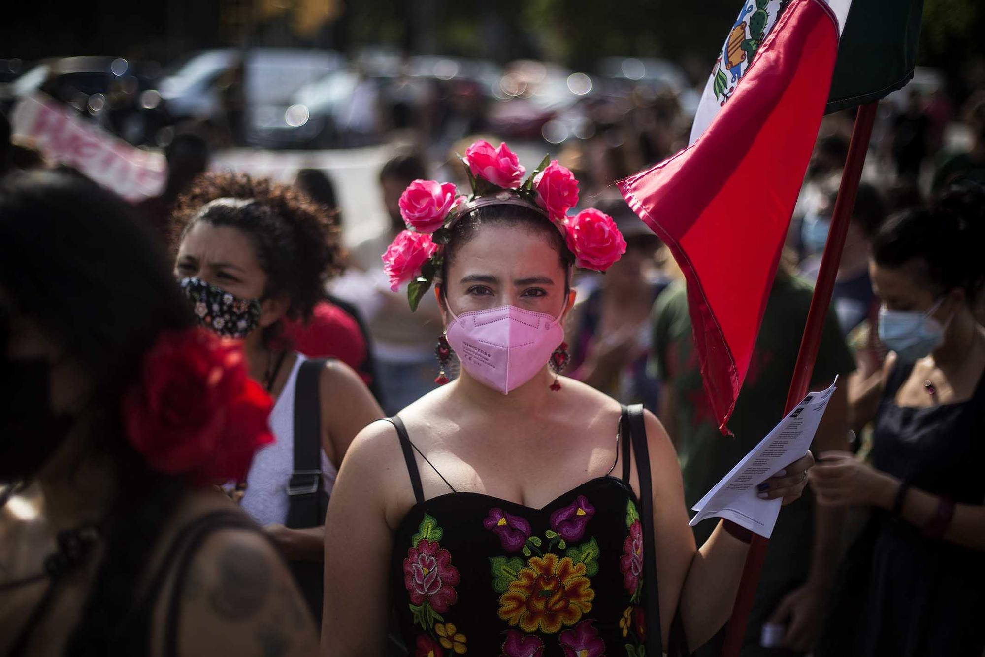 Marcha de la Gira Zapatista por las calles de Barcelona.
