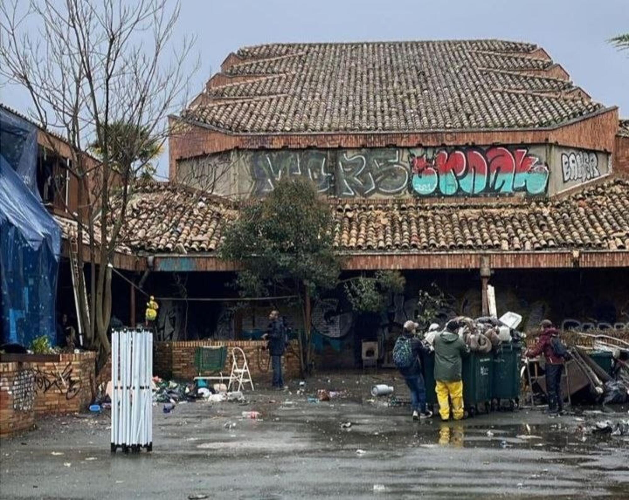 Auzolan de limpieza en el Convento de Aranzadi (Iruña/Pamplona)