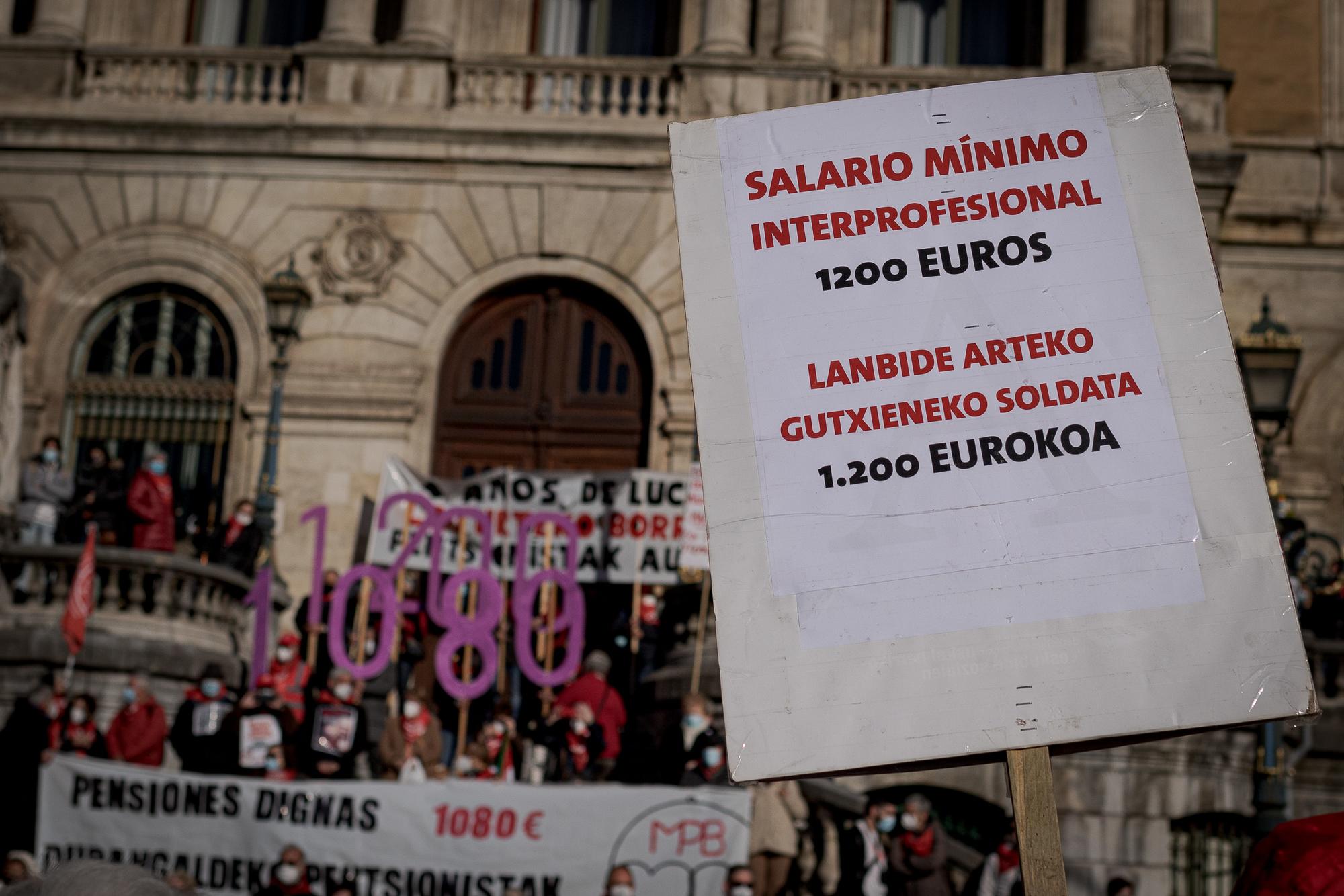 Manifestación cuarto aniversario Movimiento Pensionistas en Bilbao - 13