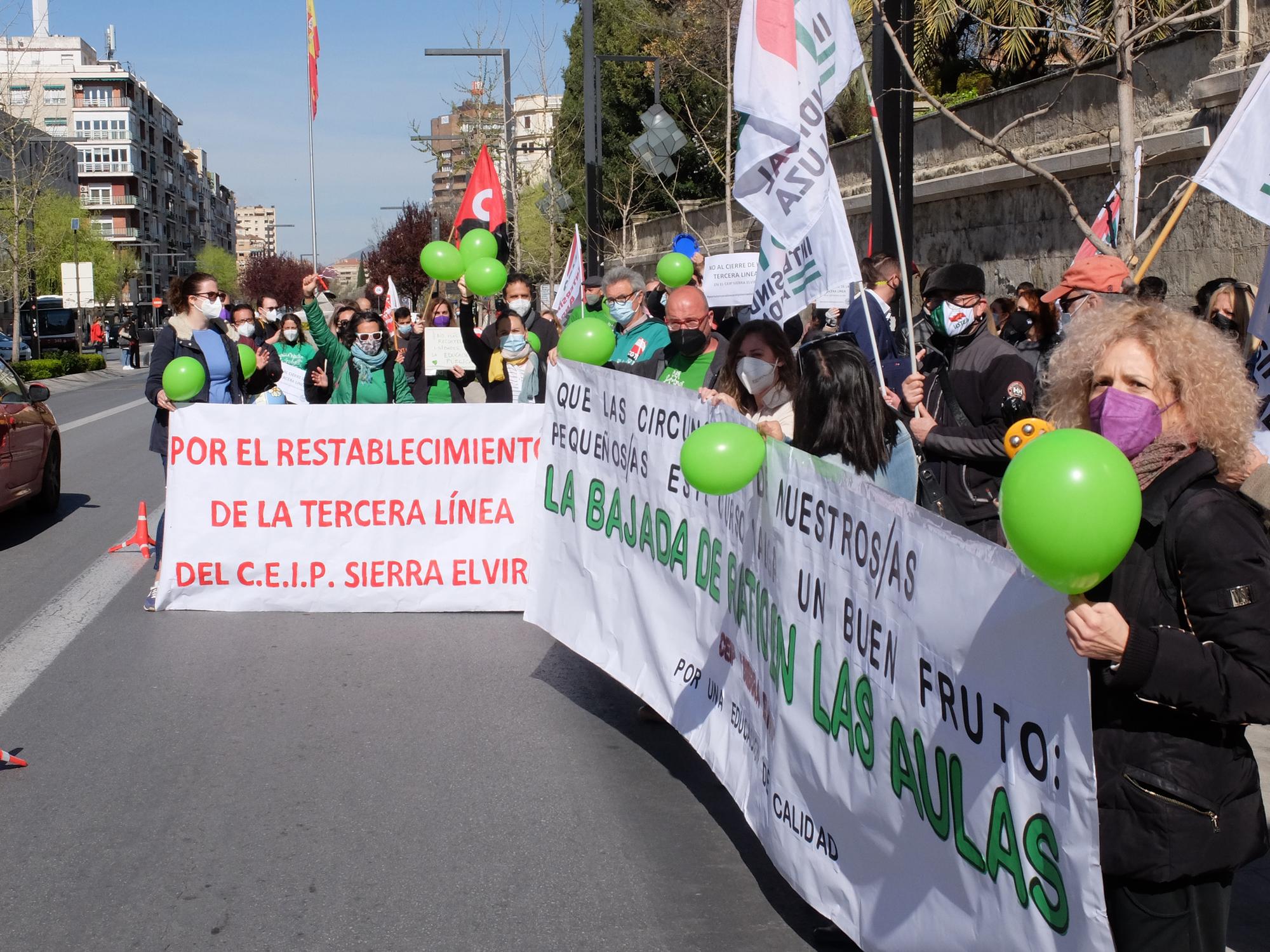 Manifestación desmantelamiento Escuela Pública Granada 01