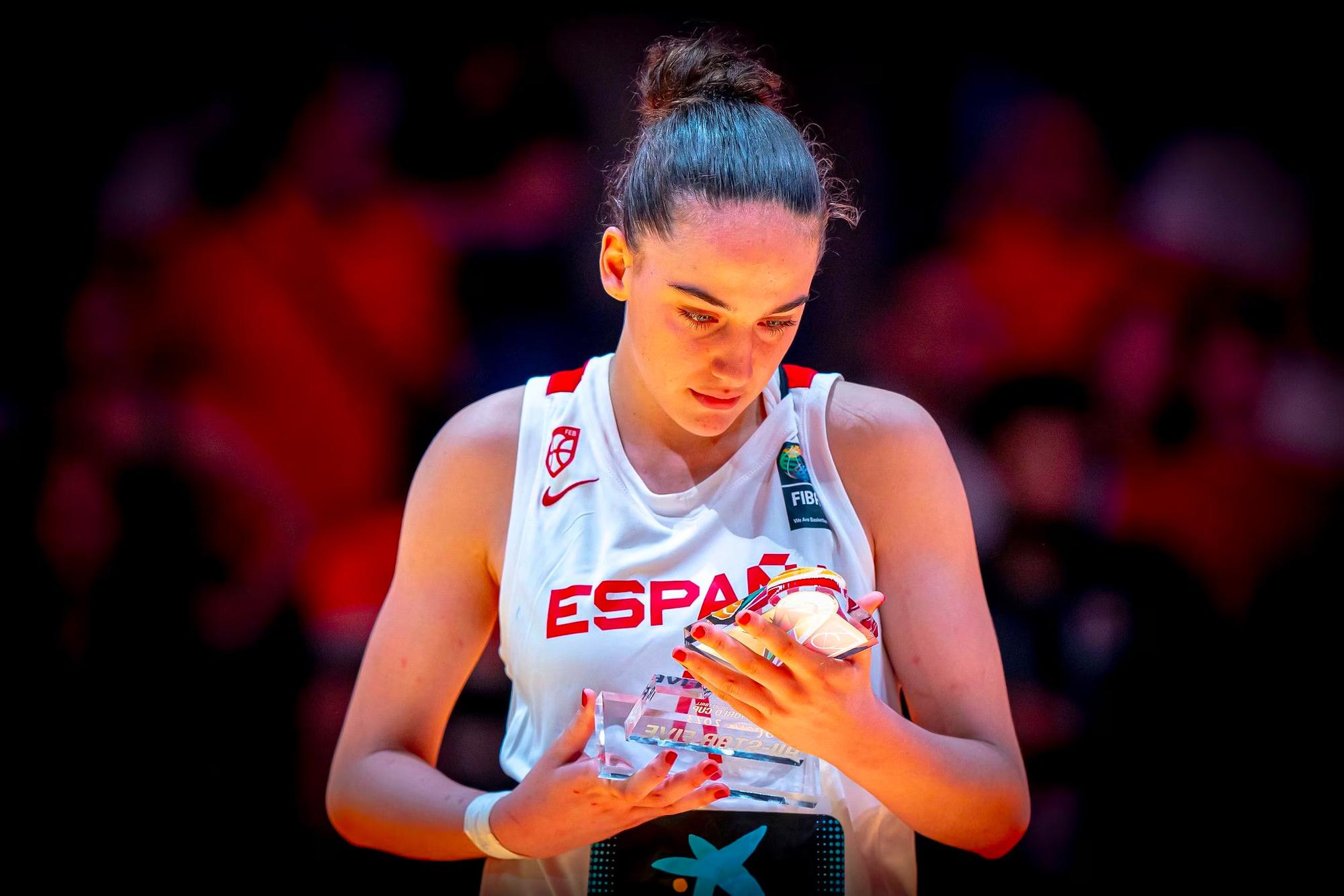 Lyana Martín baloncesto