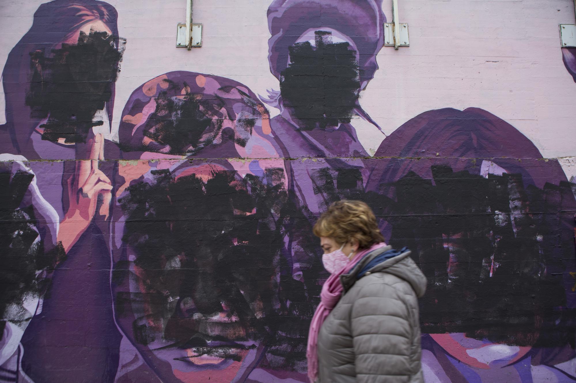 ataque al mural feminista en el barrio de la Concepción por el 8M  - 4