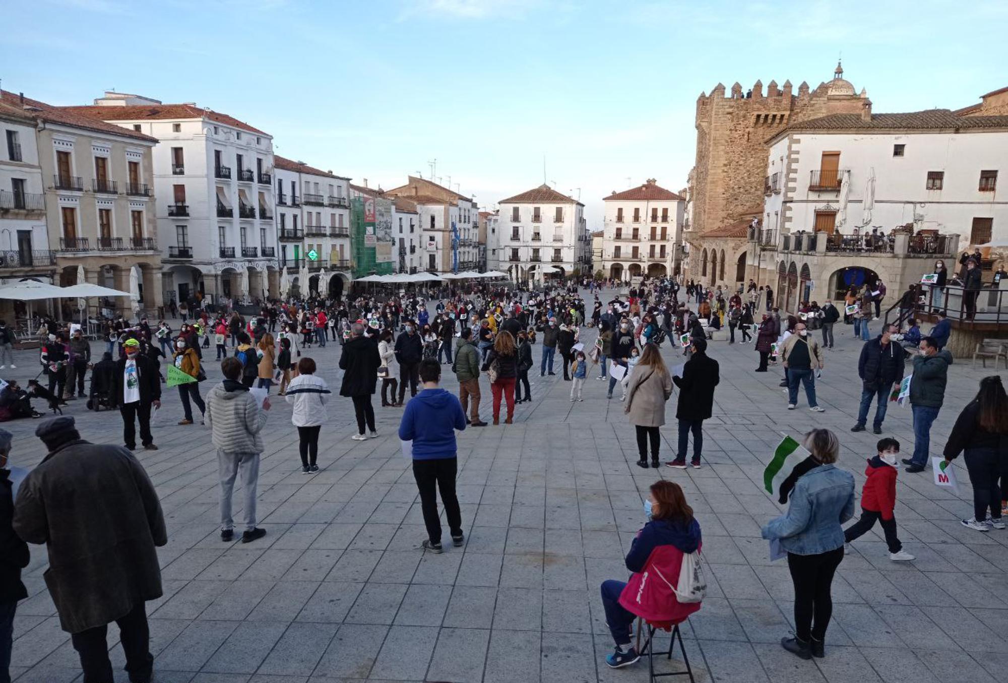 Plaza Mayor cadena humana Cáceres