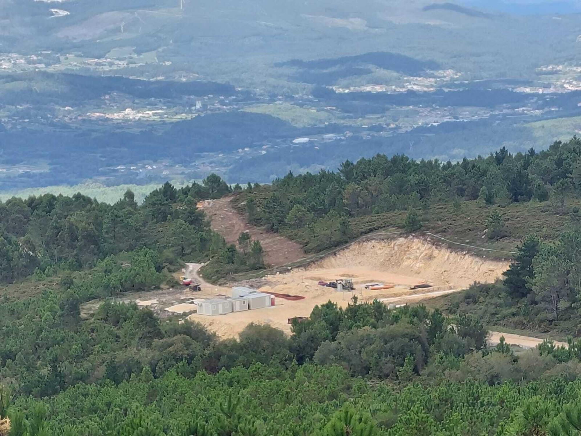 Obras de construción dun parque eólico no monte Acibal. - 2