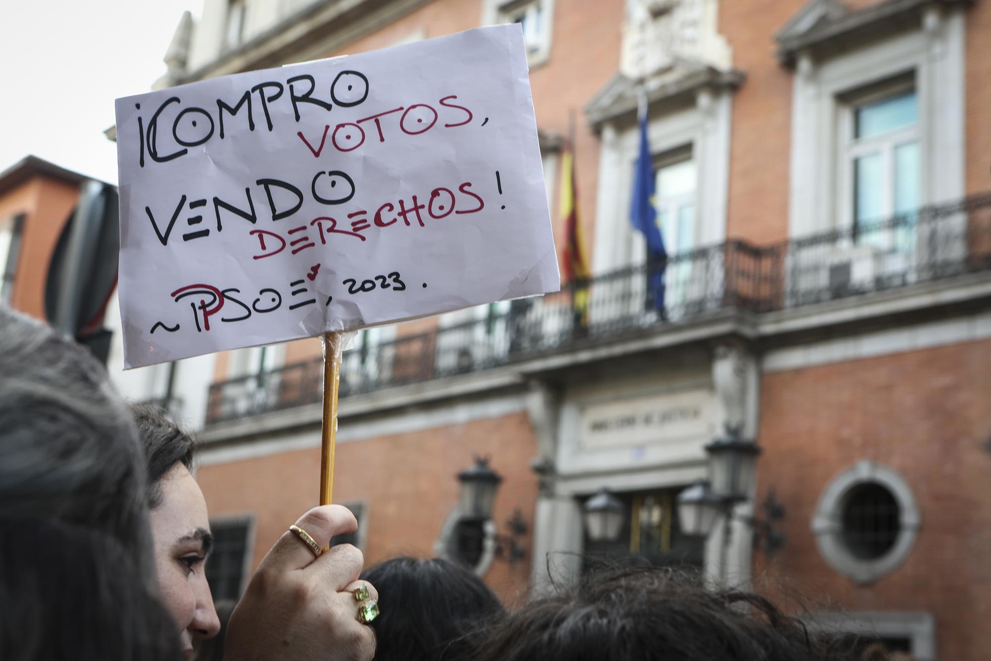 Ley sólo sí es sí. Concentración frente al Ministerio de Justicia contra la reforma de la ley - 3