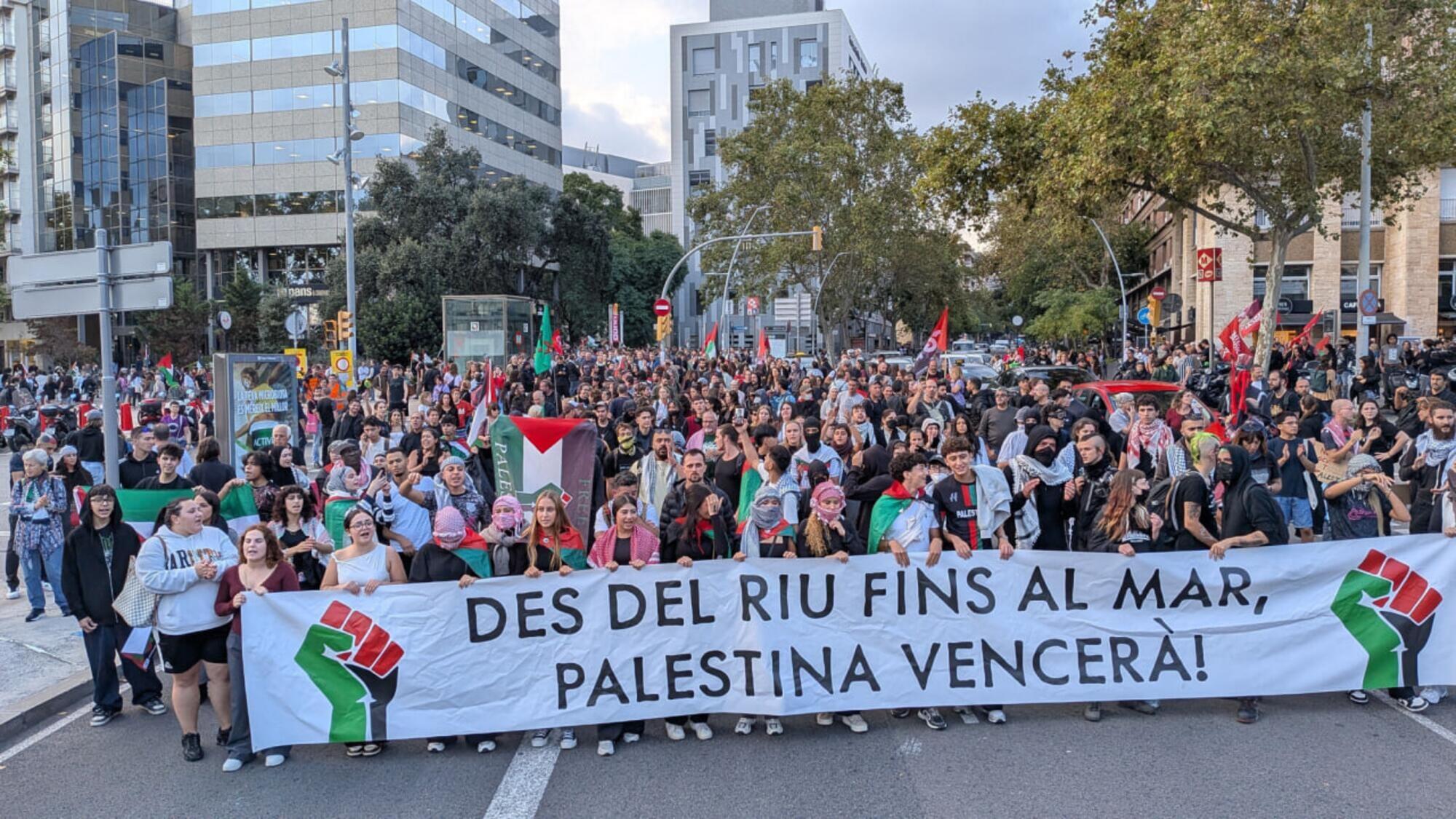 Manifestación unitaria de la huelga general por Palestina del 15 de octubre en Barcelona.