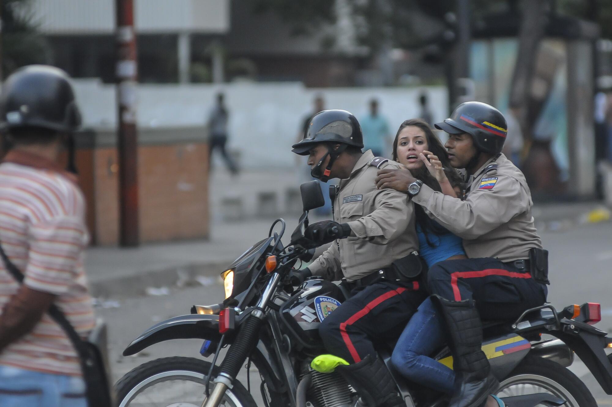 Manifestante detenida