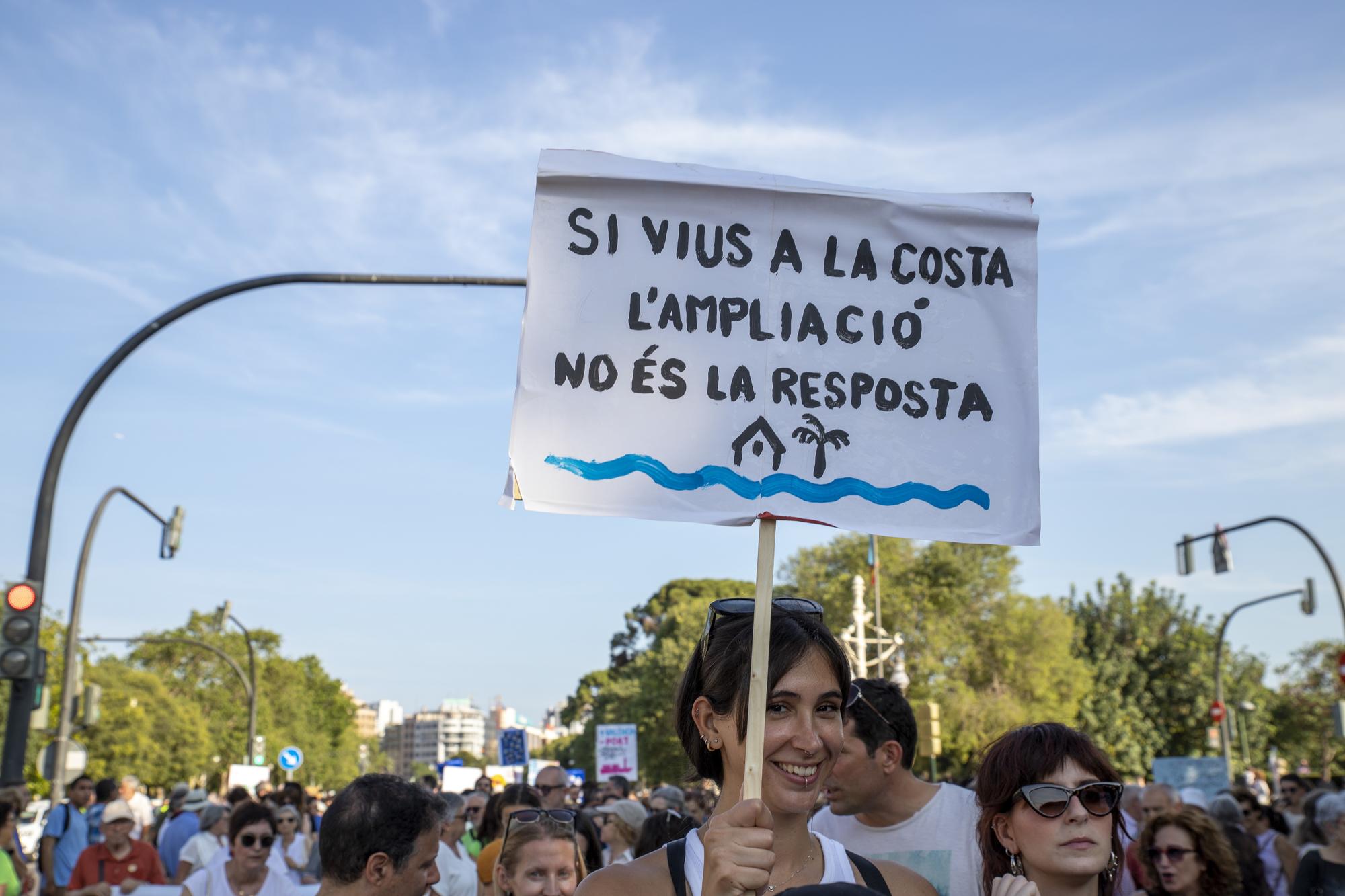 Manifestación contra la ampliación puerto de València - 9