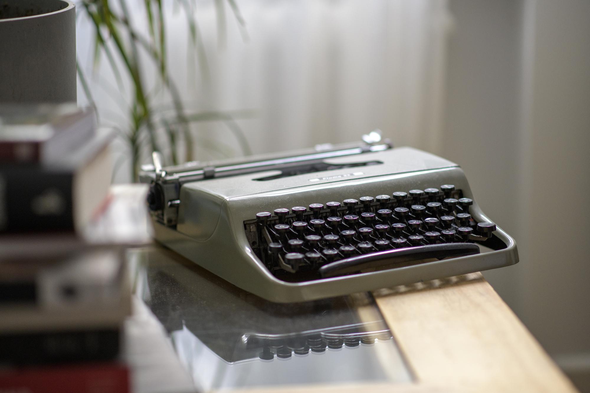 Máquina de escribir Hispano Olivetti