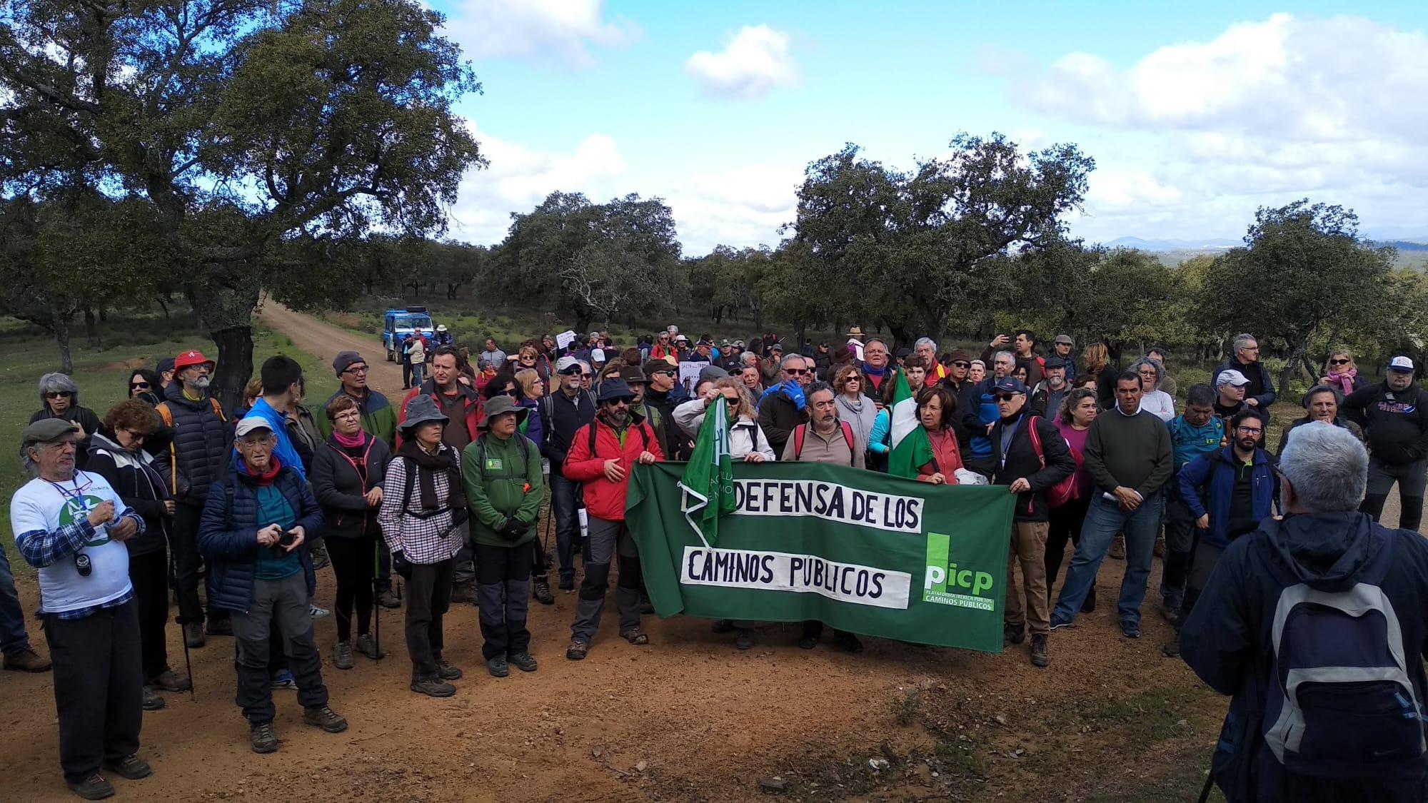 Marcha reivindicativa para recuperar la vereda Salto de la Trocha en la Sierra Morena de Sevilla 03