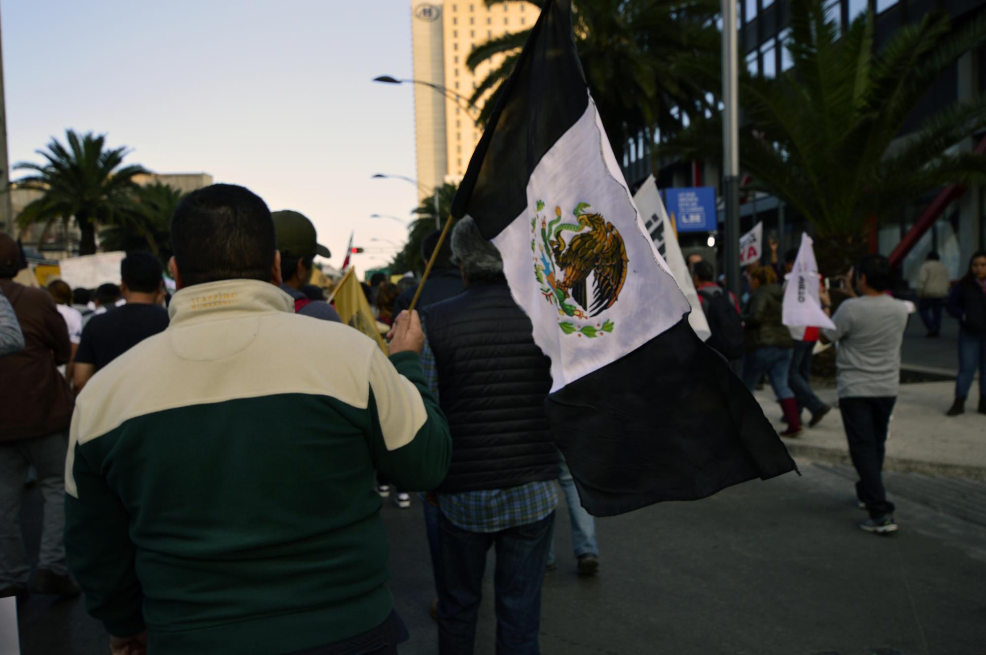 México bandera de luto