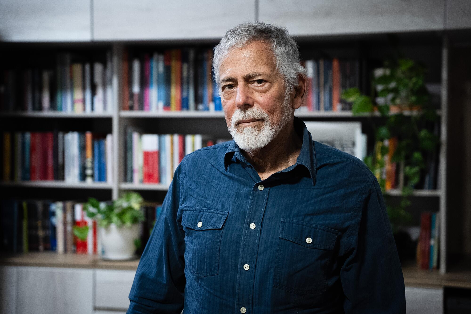 Gustavo Gorriti, en la oficina de IDL-Reporteros en Lima.