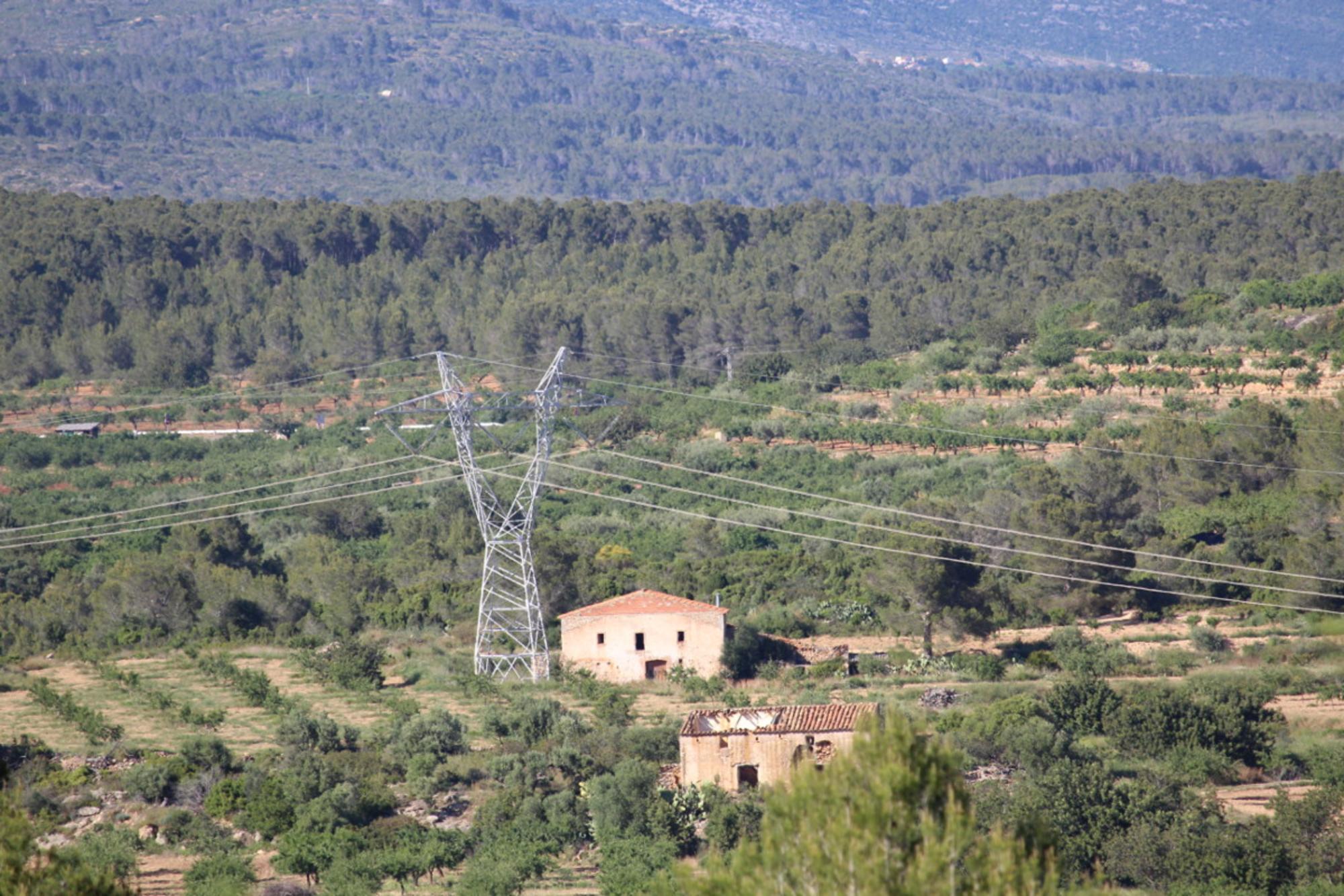 Linea molt alta tensió