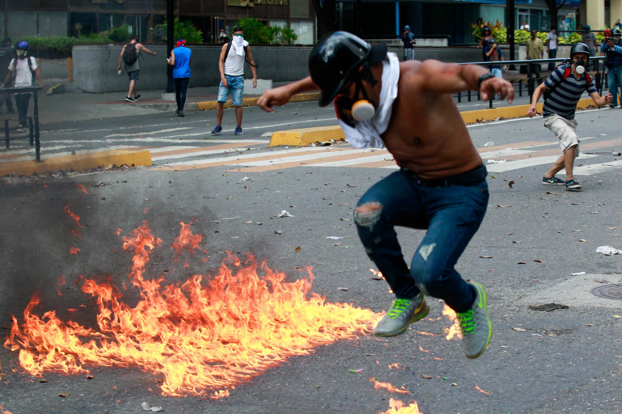 Disturbios en Caracas tras la autoproclamación de Juan Guaidó