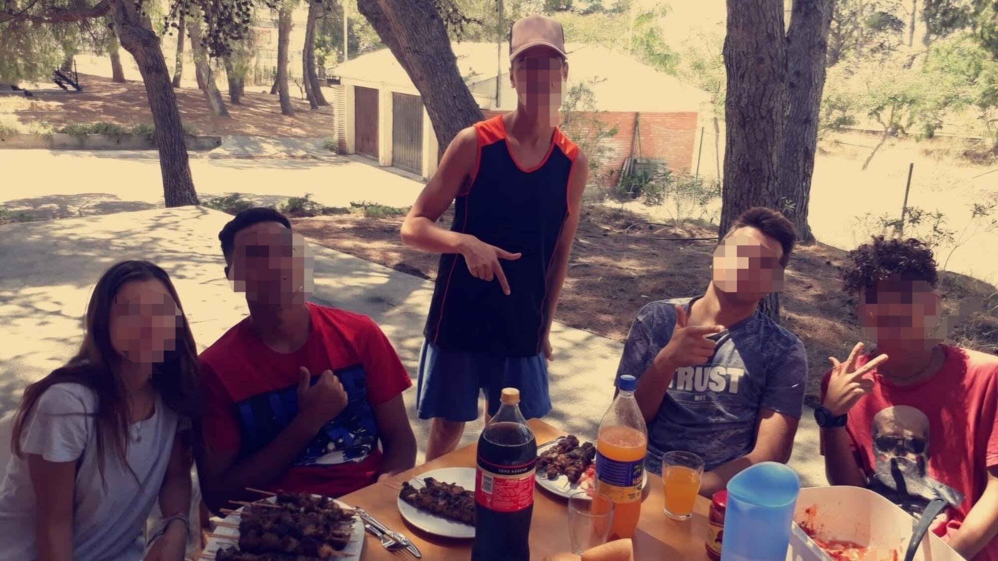 Youssef y sus compañeros en el centro tutelado