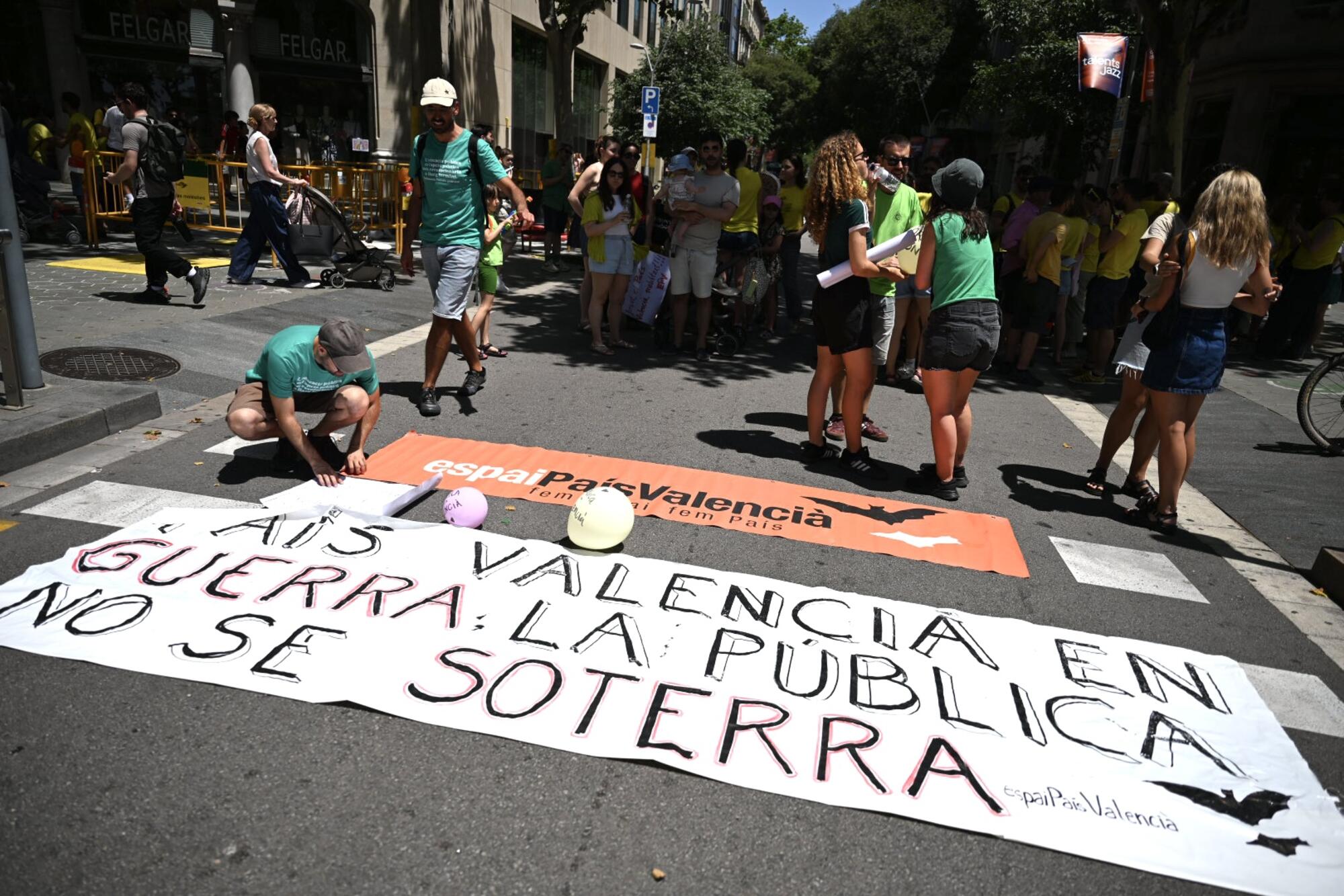 Manifestación comunidad educativa en Barcelon del 14 de junio 2026 - 1