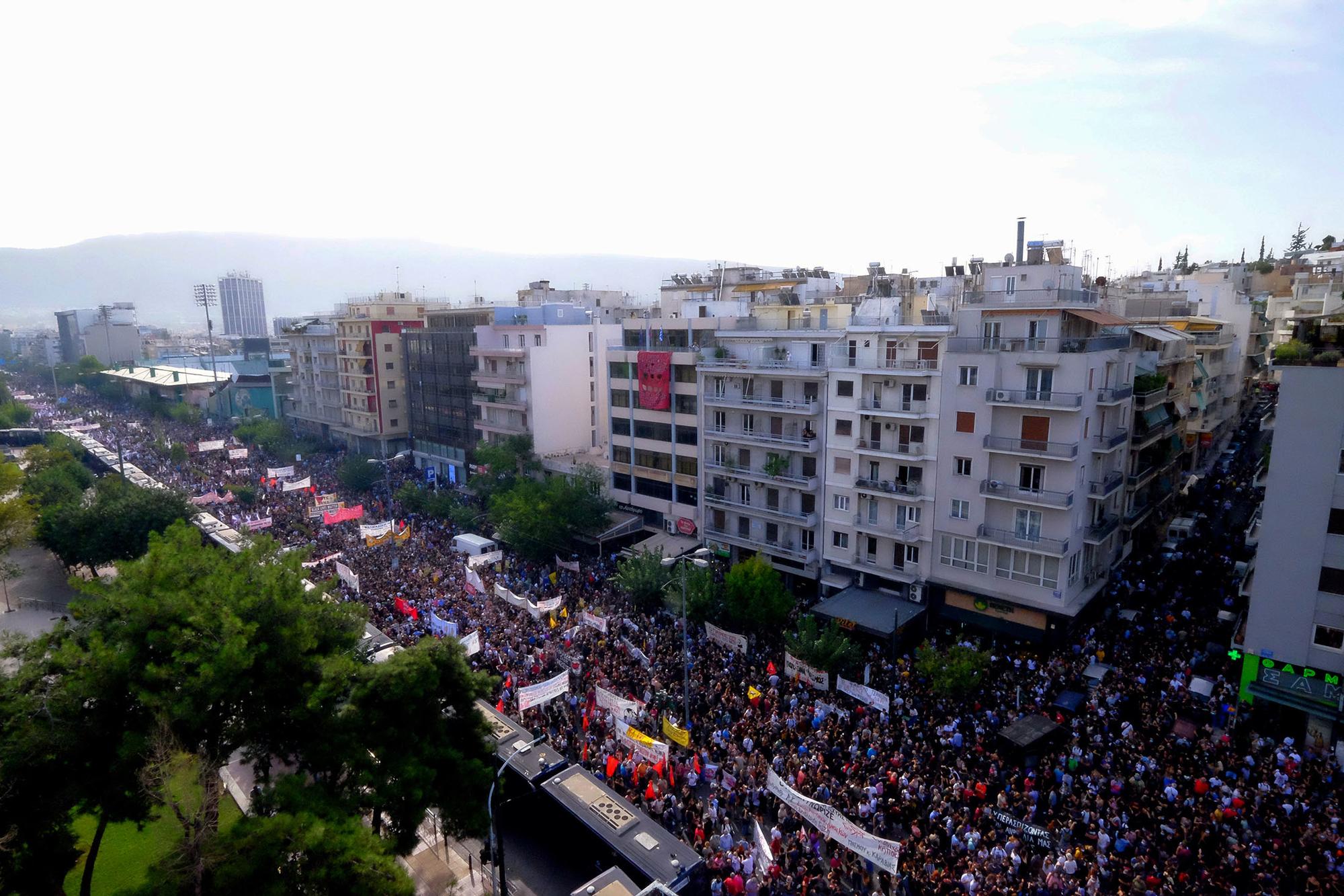 Antifascistas celebran condena Amanecer Dorado - 3