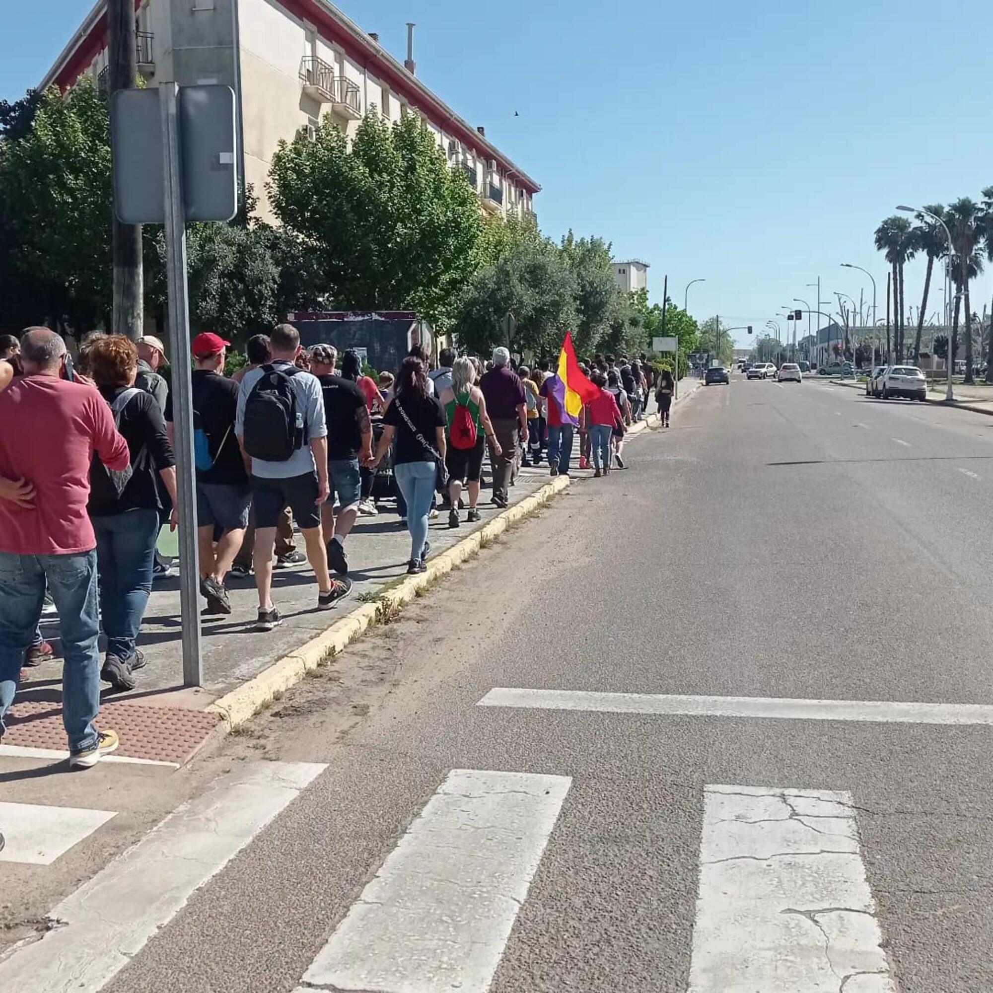 Marcha campo concentración Montijo El Lokalino