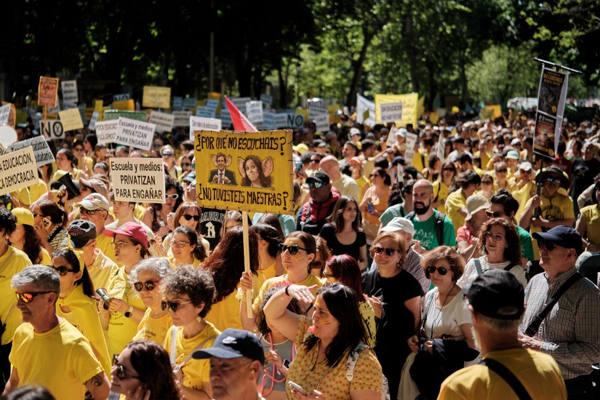 Manifestación Educación Pública 19 abril 26 - 1