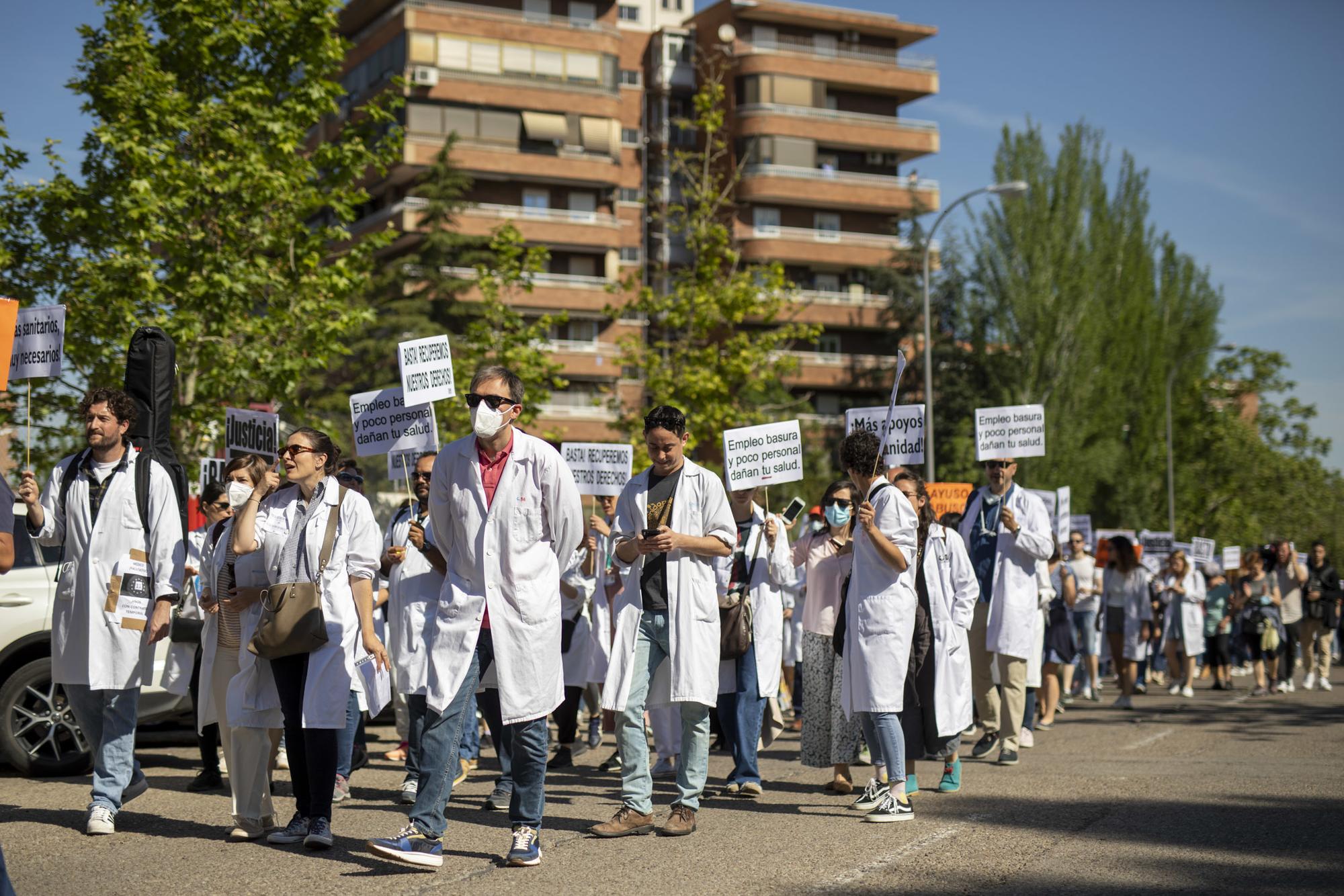 Huelga de medicos contra la temporalidad - 2