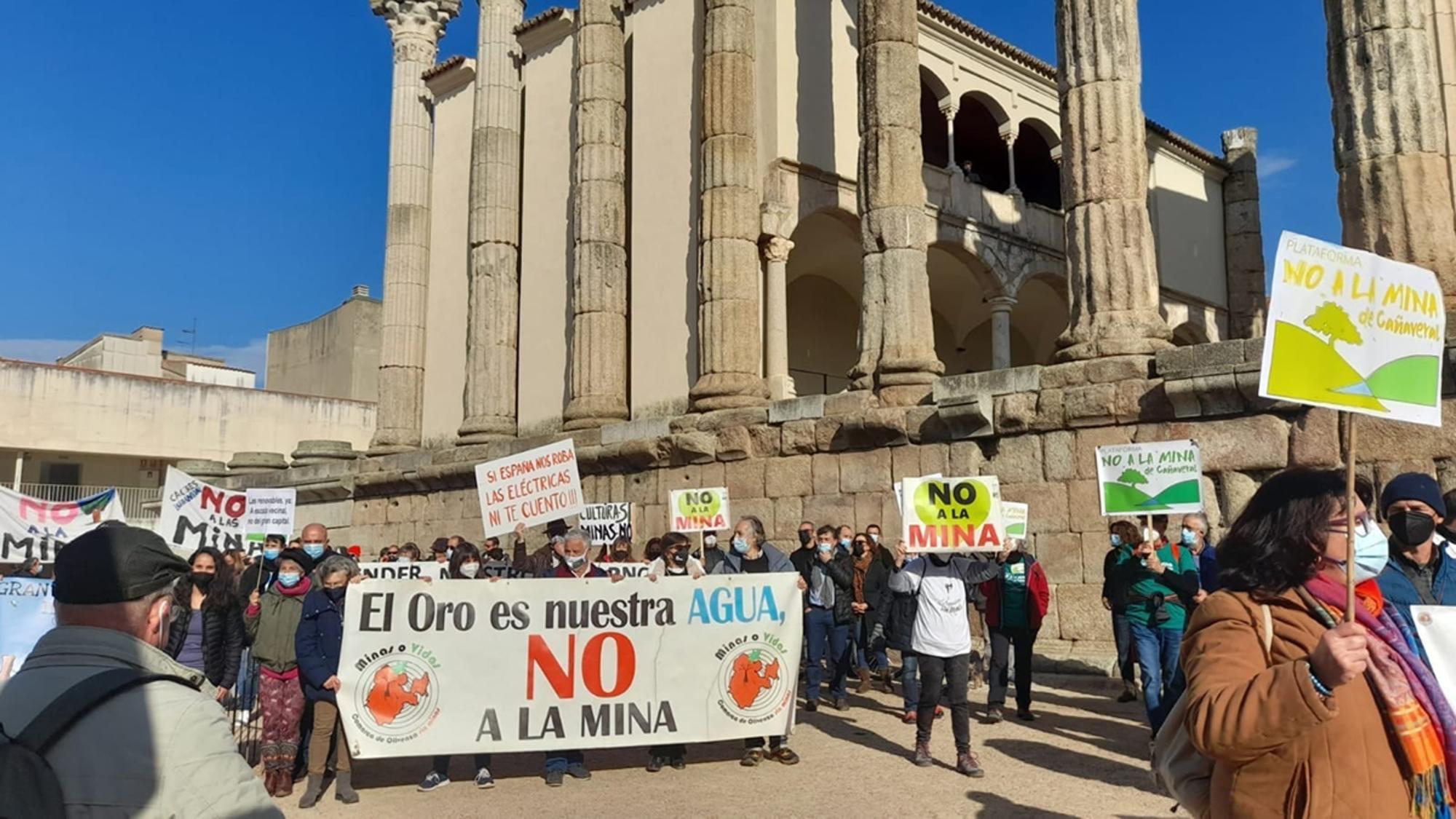 Protesta Olivenza en Mérida