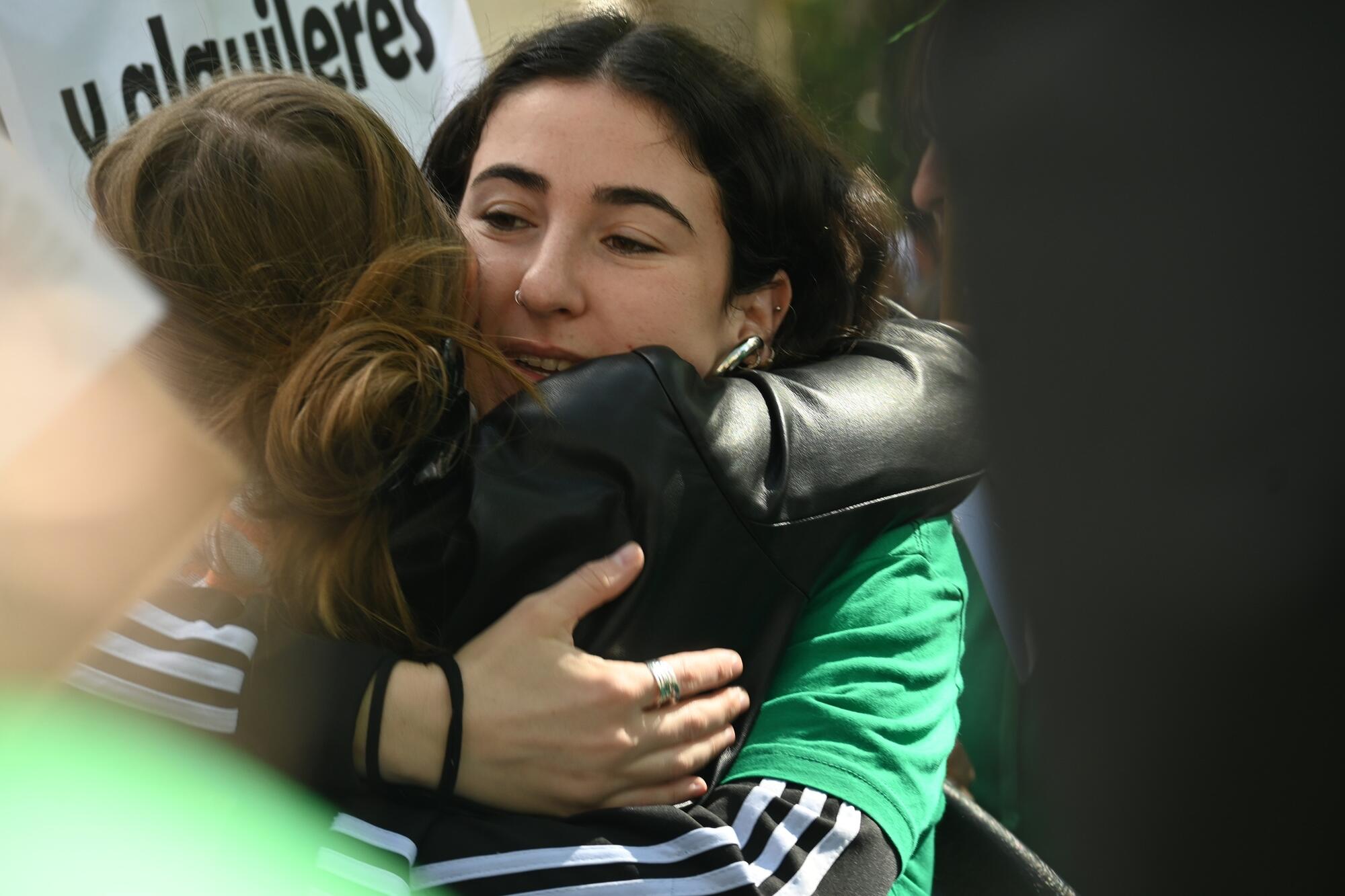 Abrazo - 4