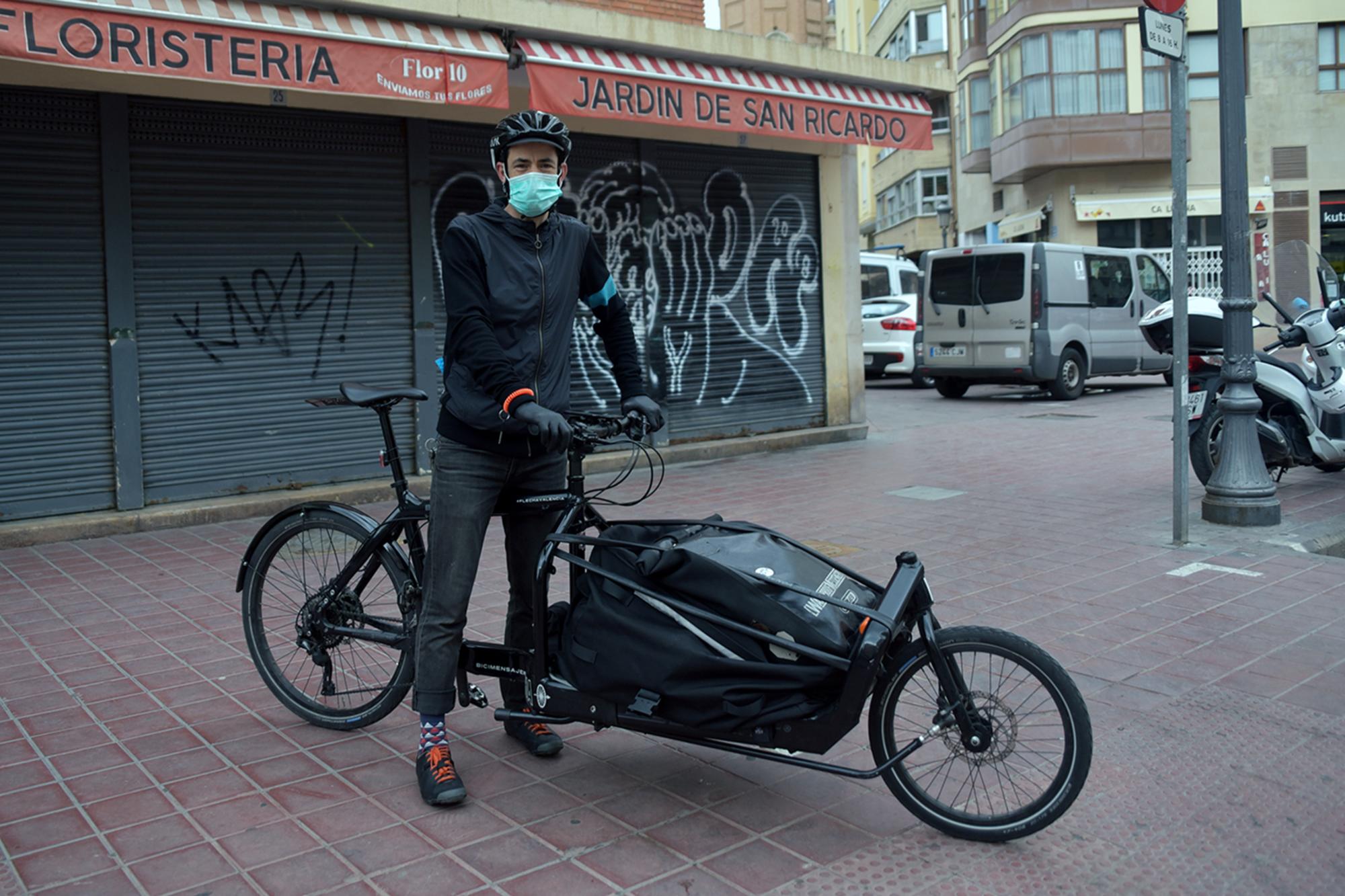 repartidor bicicleta valencia coronavirus