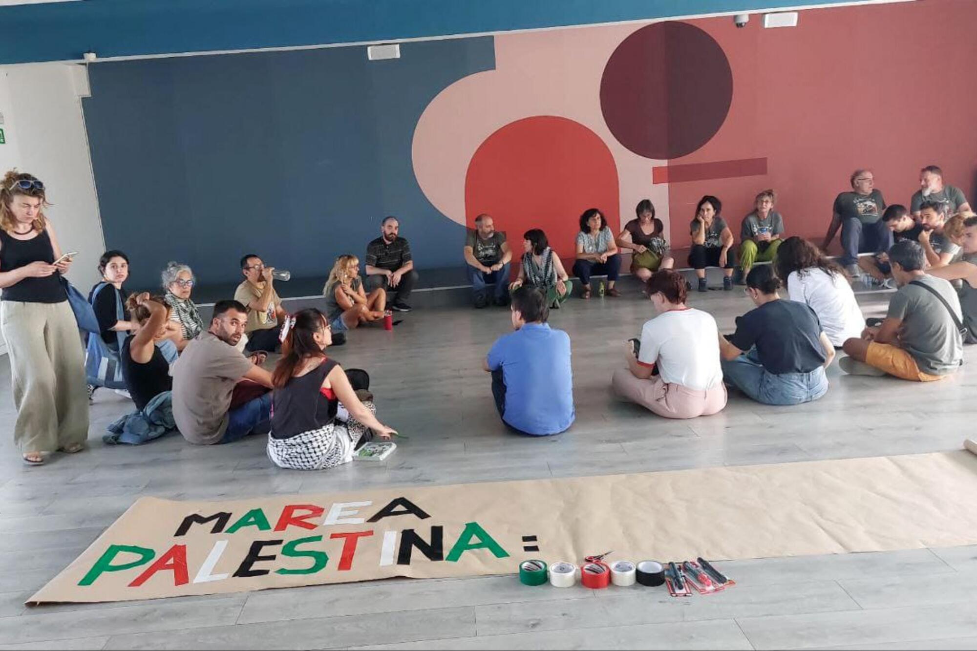 Encierro de profesores en Circulo de Bellas Artes - 1