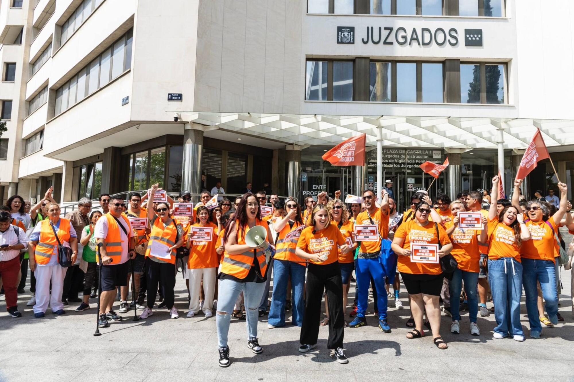 Concentración organizada por el Sindicato de Inquilinas de Madrid en el inicio del juicio a Nestar el pasado 4 de junio.