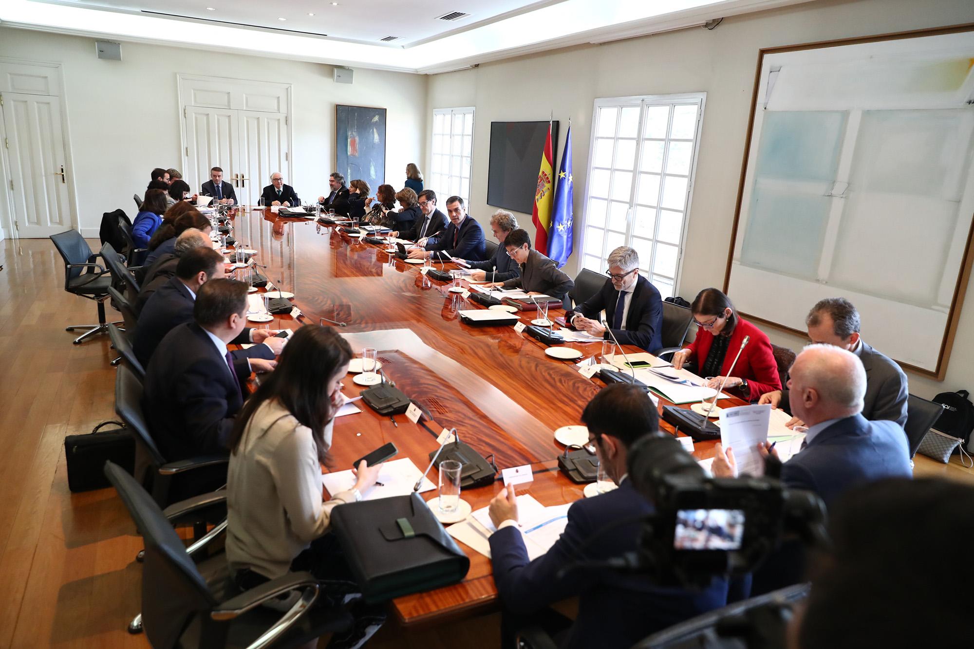 Pedro Sánchez preside la reunión interministerial para la coordinación de la respuesta al coronavirus I