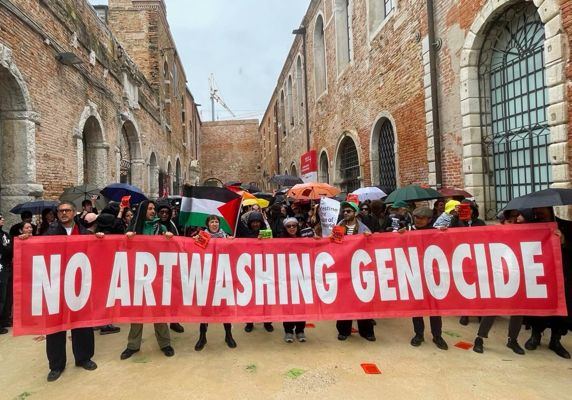 Manifestación en la Bienal de Venecia contra la presencia de Israel en el festival