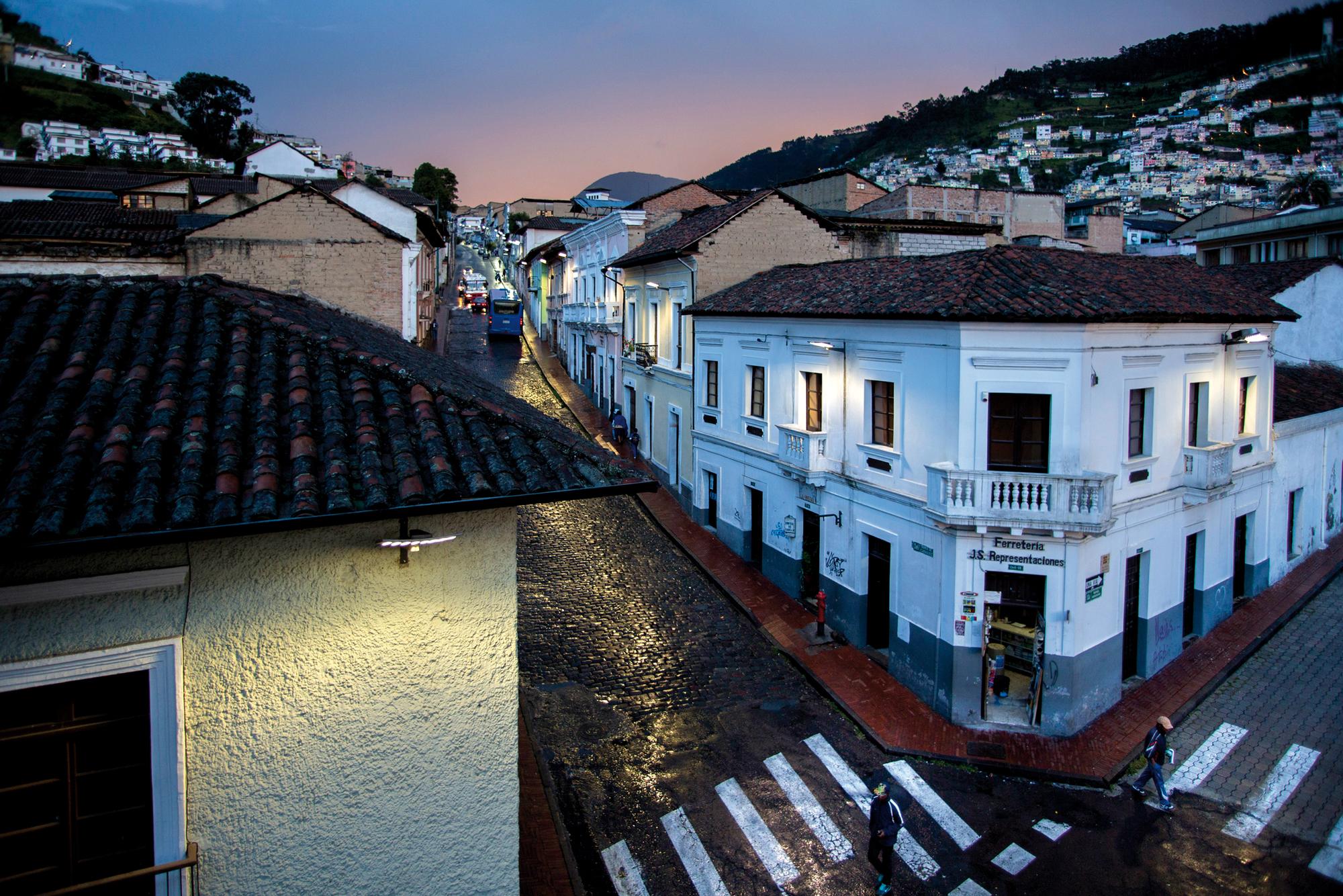 El mundo perdido de la 24 de mayo - 1