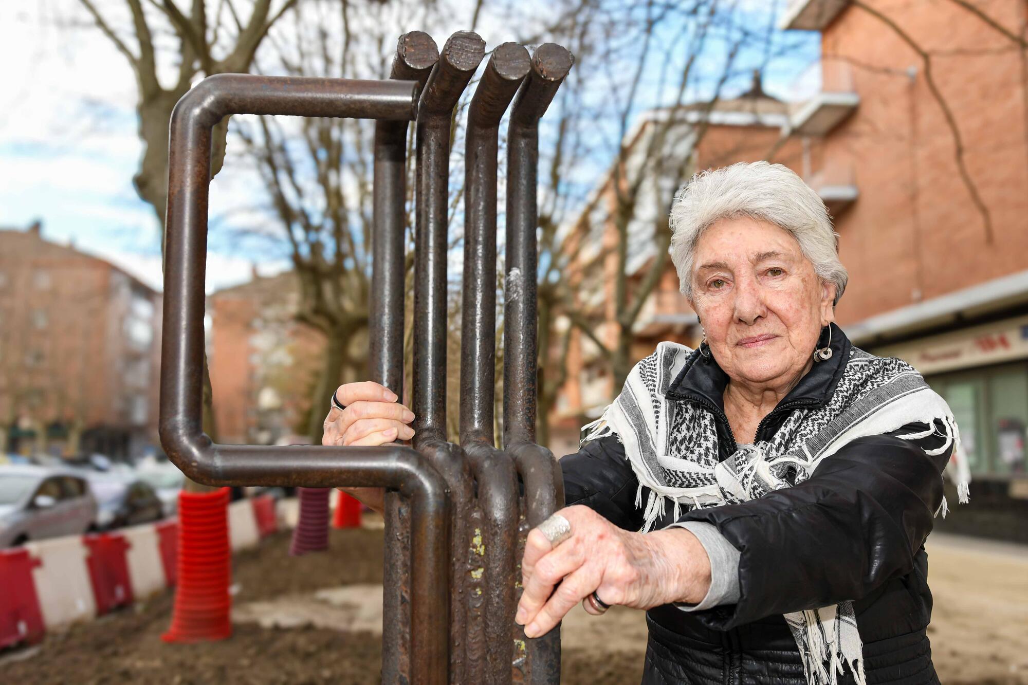 Bego Oleaga Monolito Gasteiz