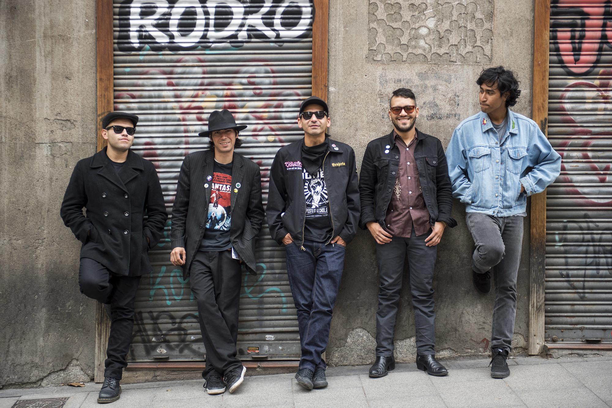 La banda de punk latino Piñata Protest, en Madrid