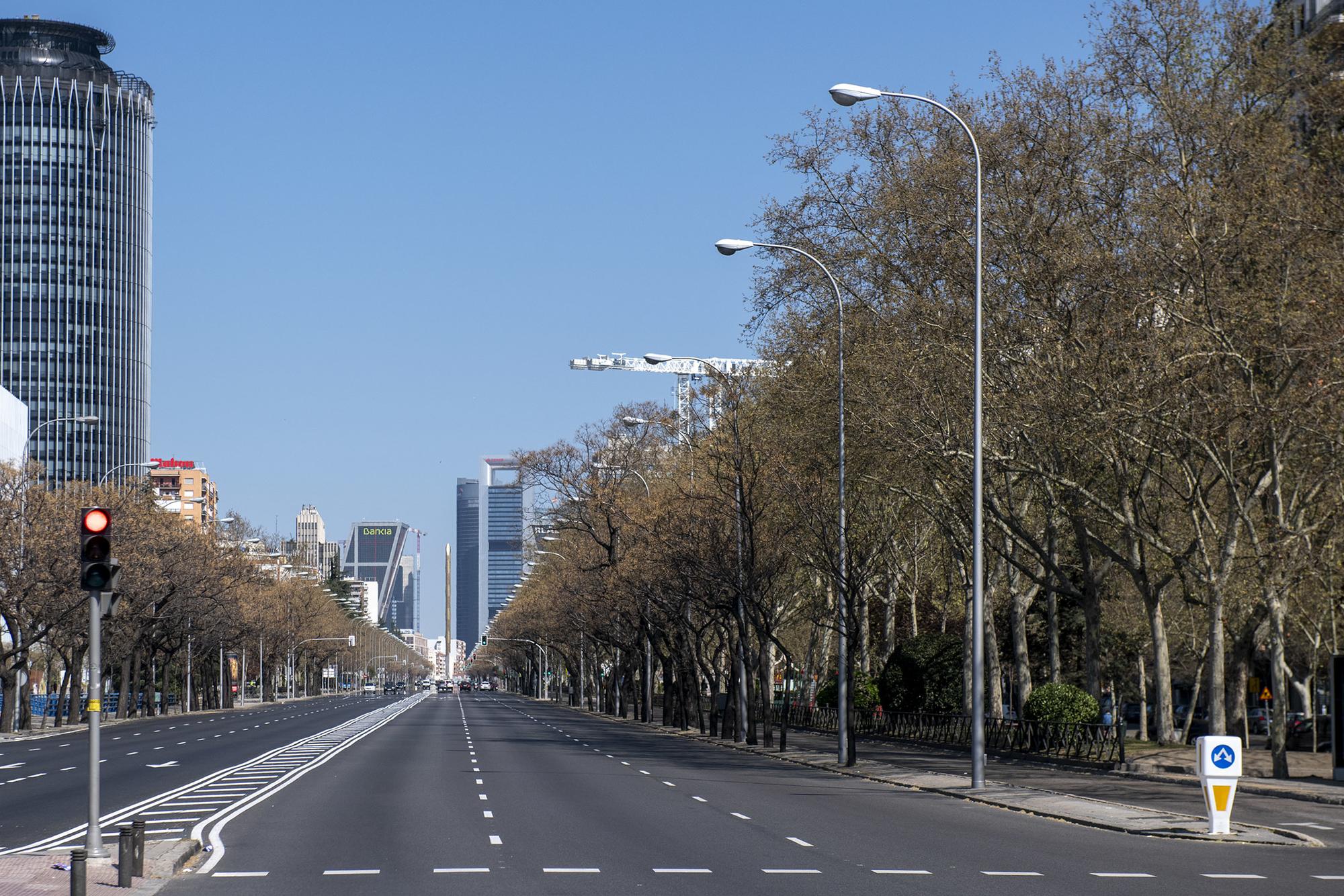 Paseo de la Castellana vacio