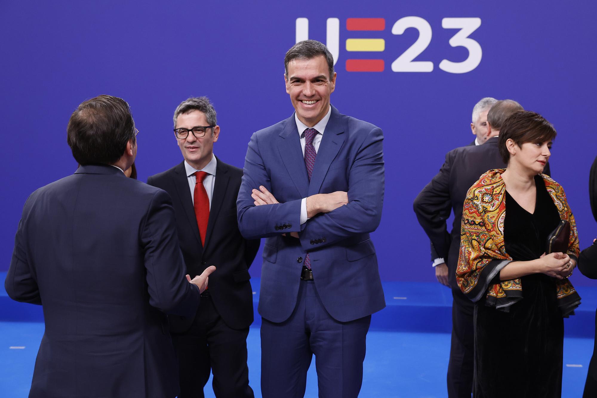 Pedro Sánchez y miembros del Gobierno en la clausura de la presidencia española de la UE.