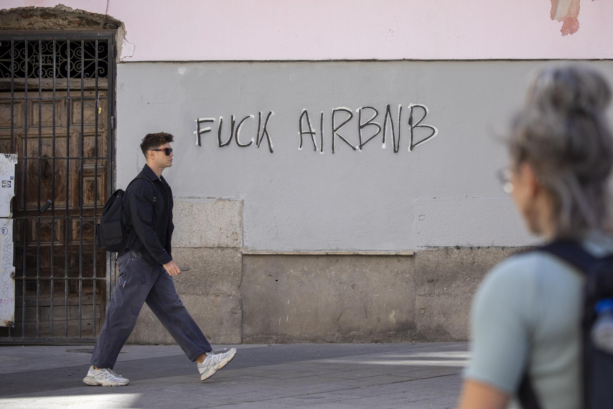 Fuck AIRBNB pintada