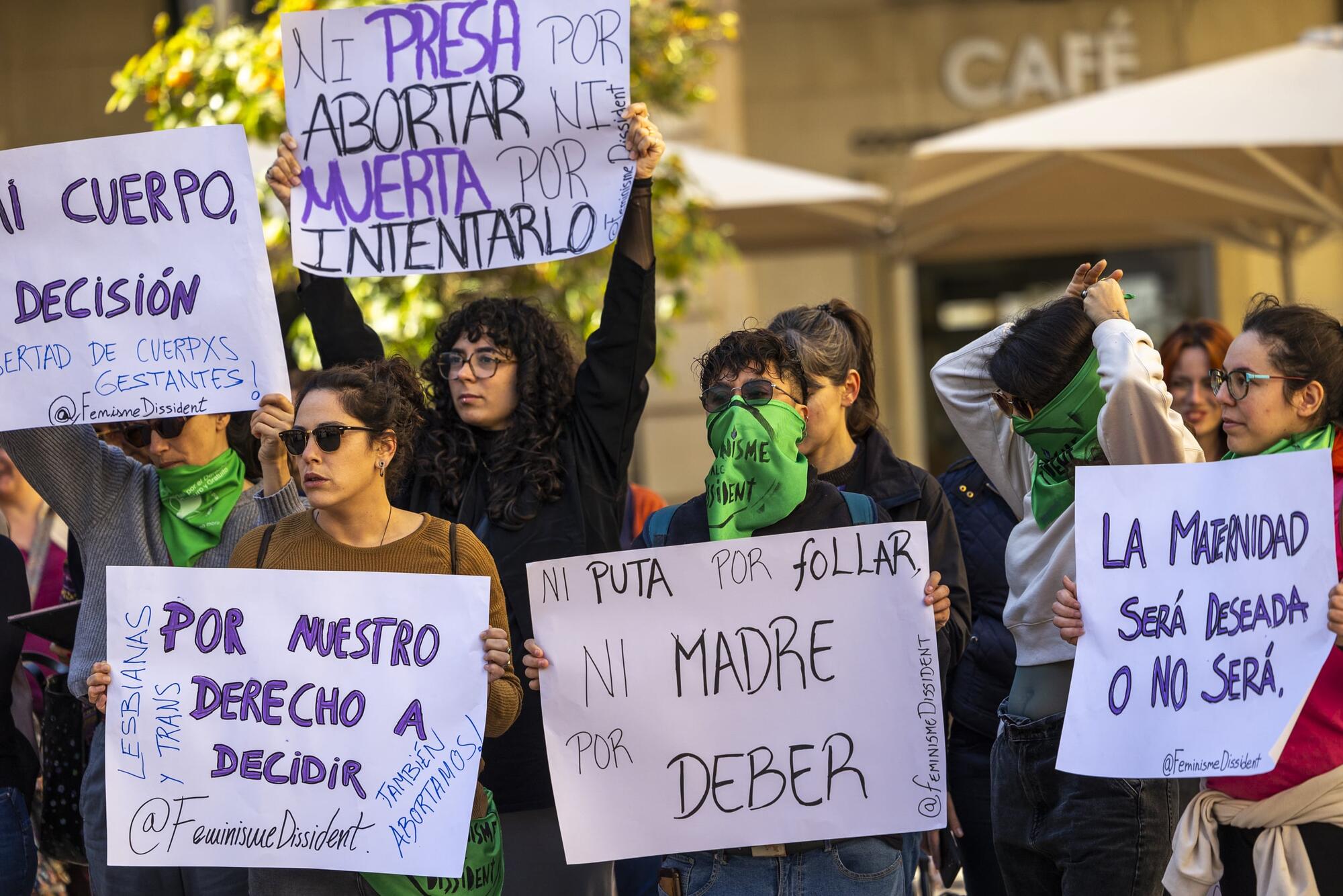 Movilización contra la oficina antiaborto de PP y Vox en Alicante - 15