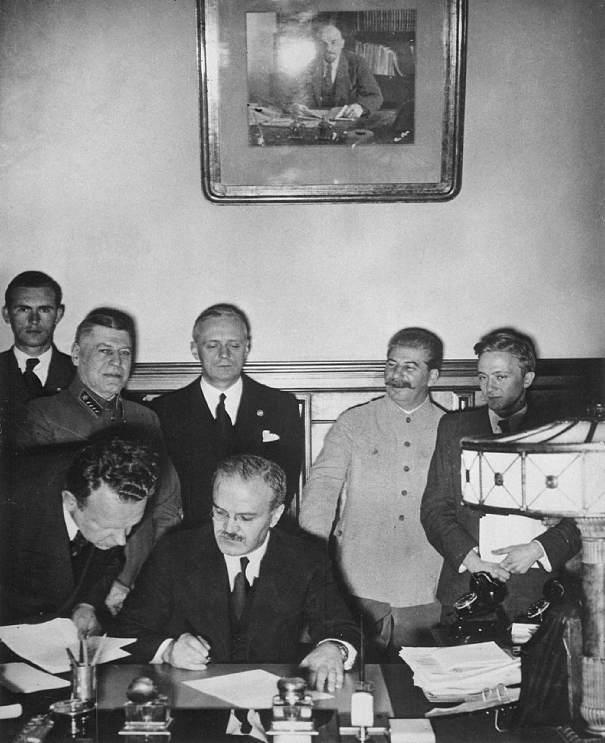Pacto Molotov-Ribbentrop
