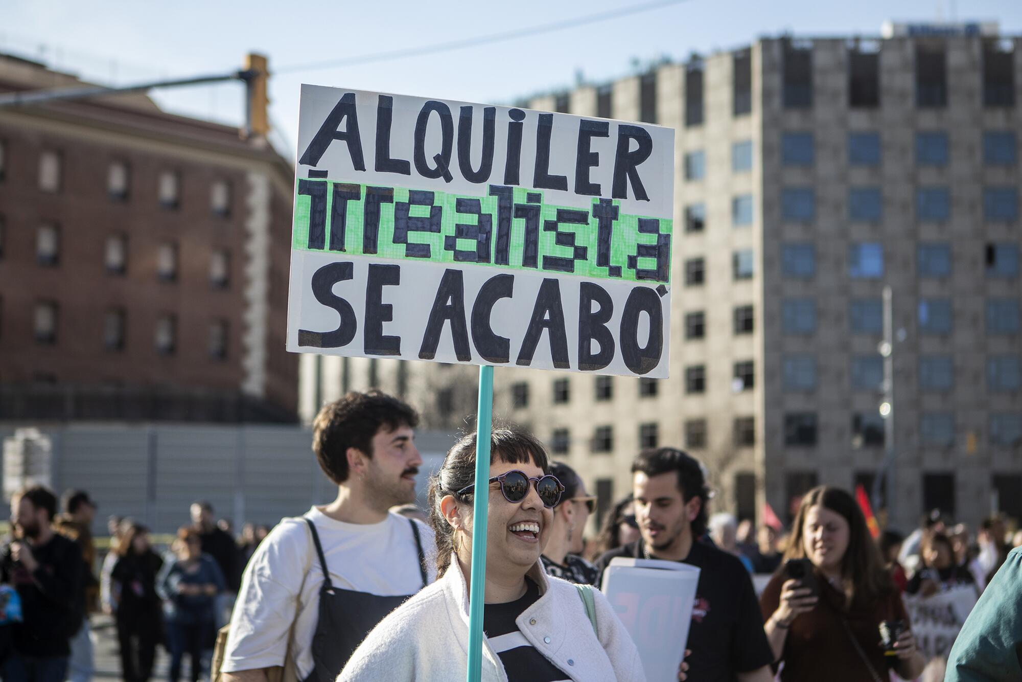 Más de 100.000 personas se manifestaron el pasado 5 de abril en Barcelona por el derecho a la vivienda dentro de la movilización estatal en más de 40 ciudades.